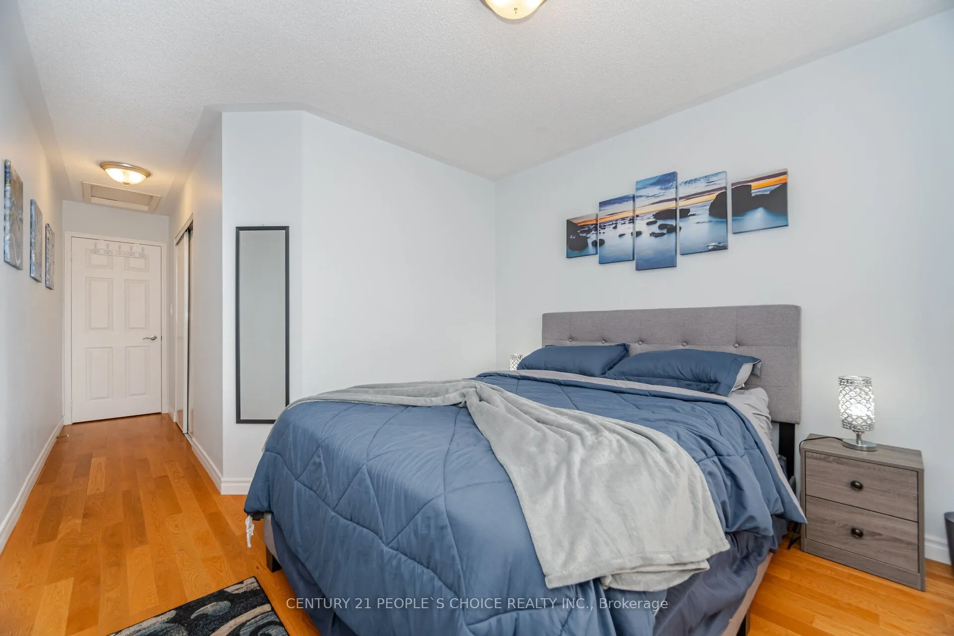 7055 Fairmeadow Crescent
