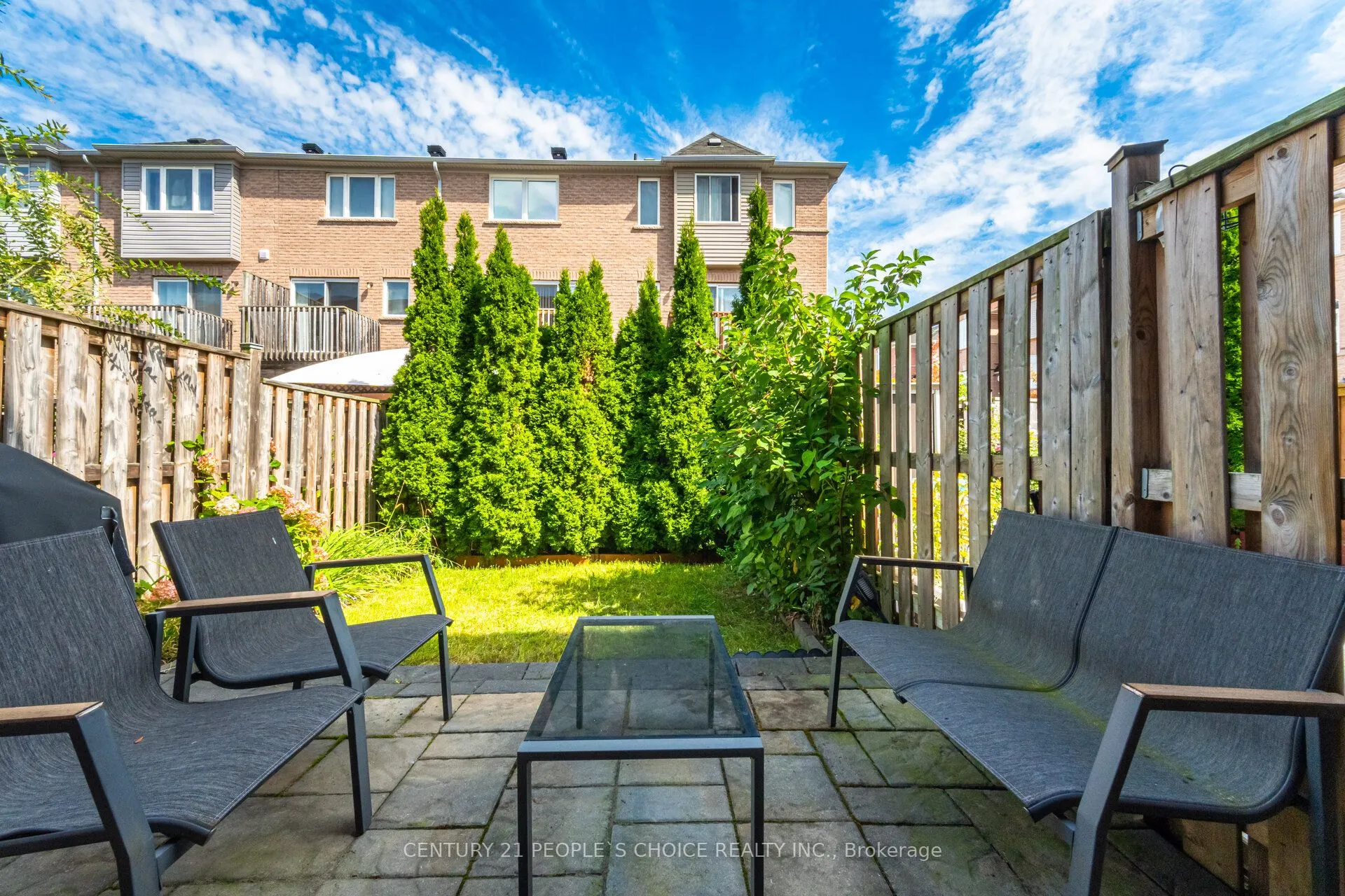 7055 Fairmeadow Crescent