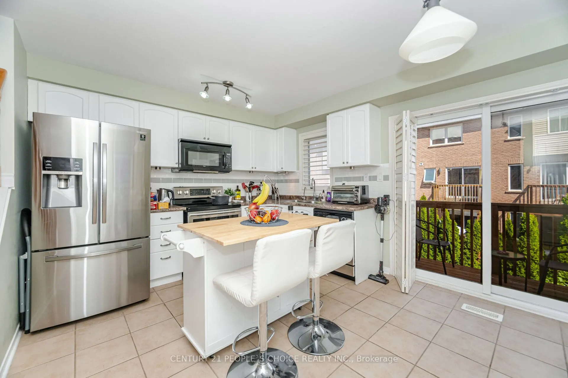 7055 Fairmeadow Crescent
