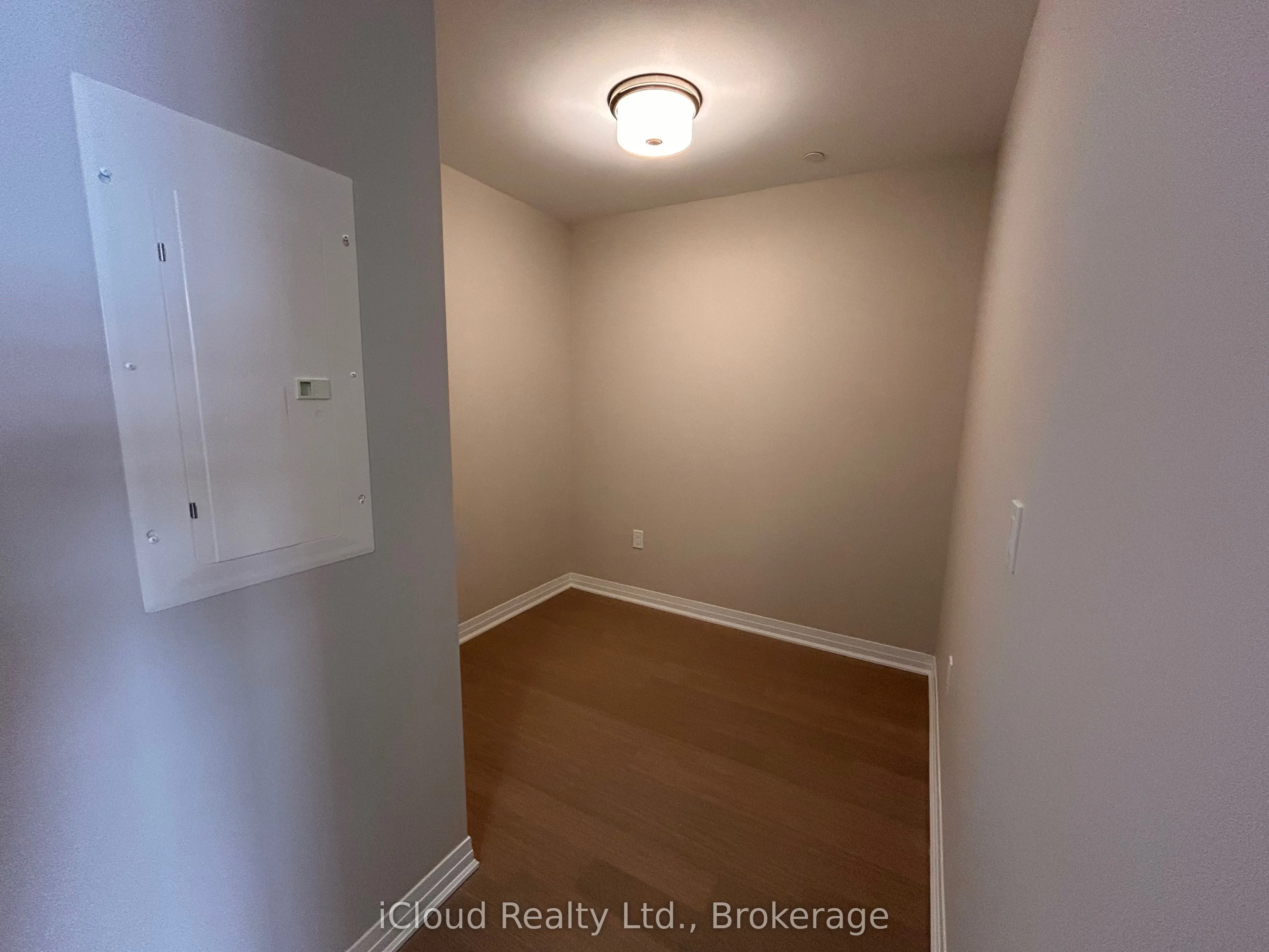 490 Gordon Krantz Avenue, #319