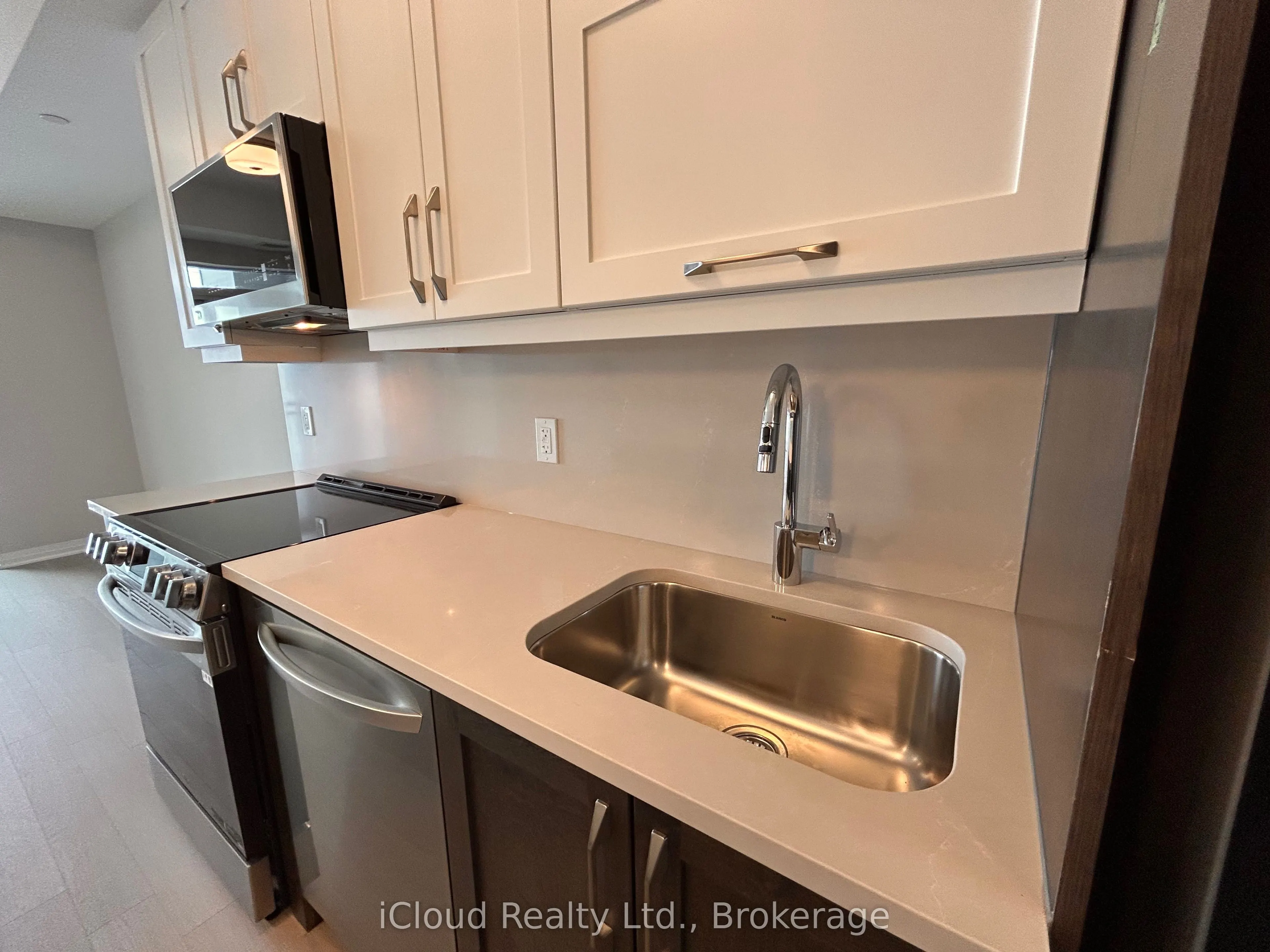 490 Gordon Krantz Avenue, #319