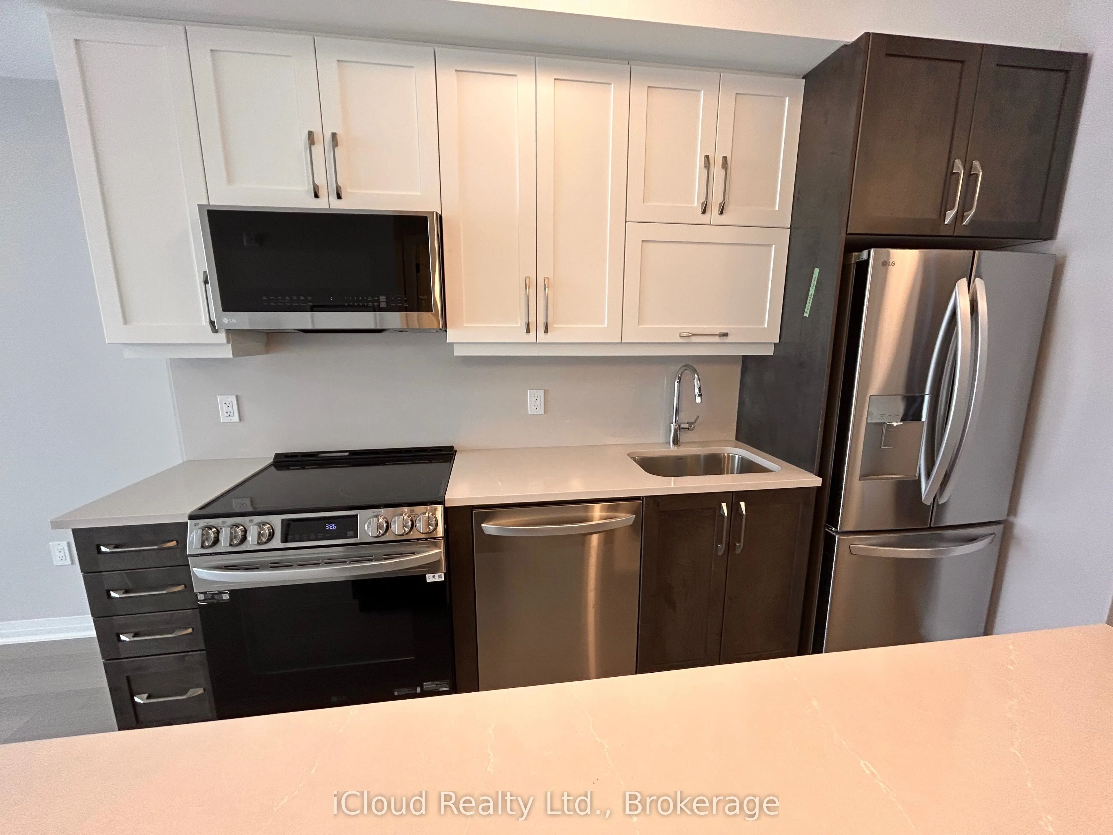 490 Gordon Krantz Avenue, #319
