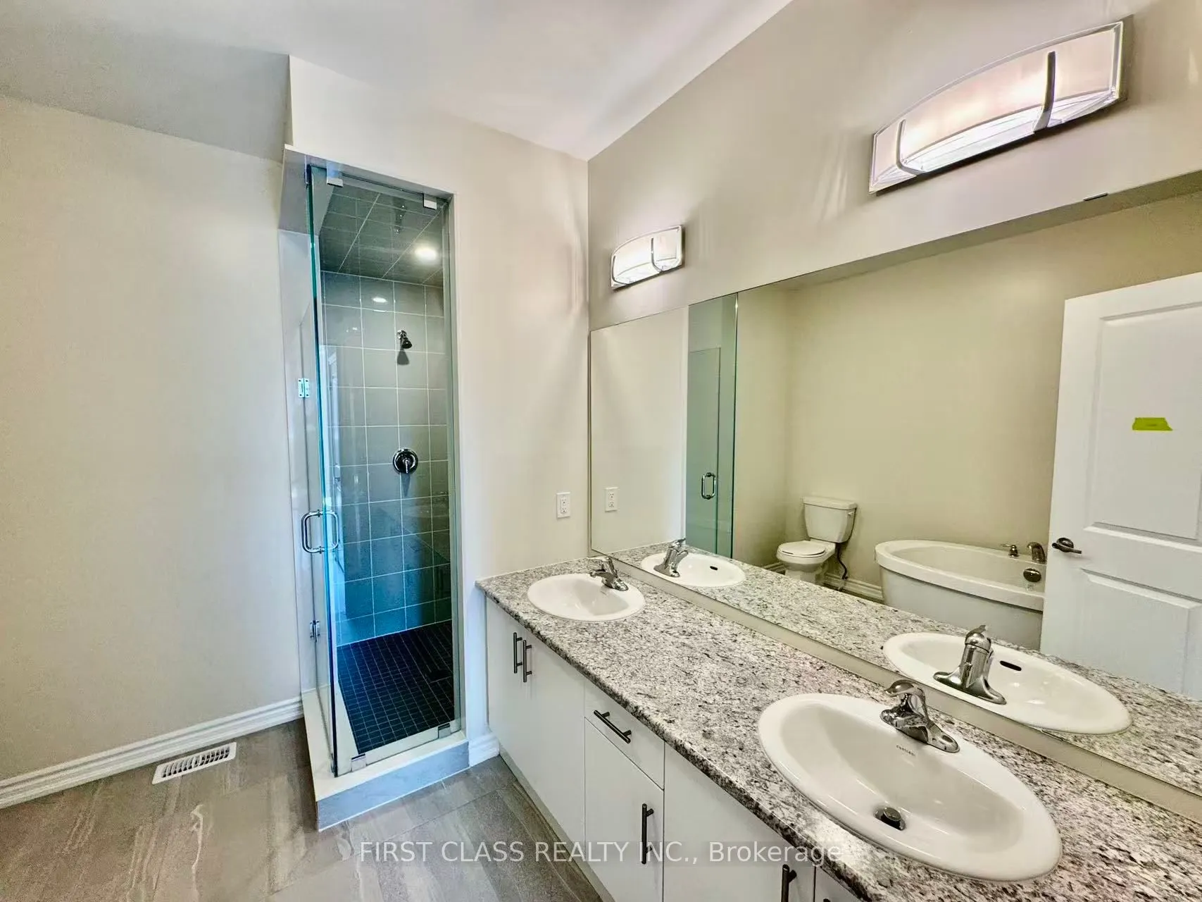 1199 Dartmouth Crescent