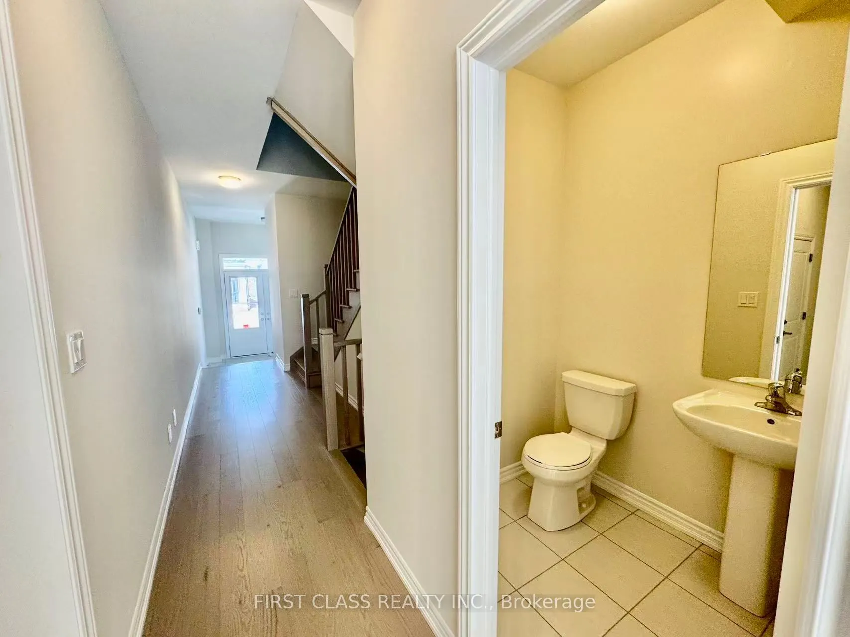 1199 Dartmouth Crescent