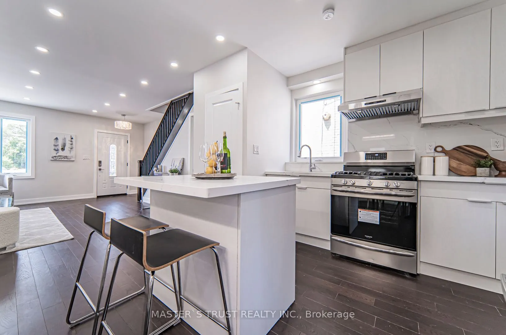 613 Old Weston Road S