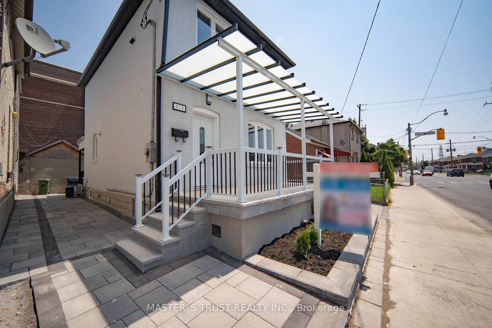 613 Old Weston Road S