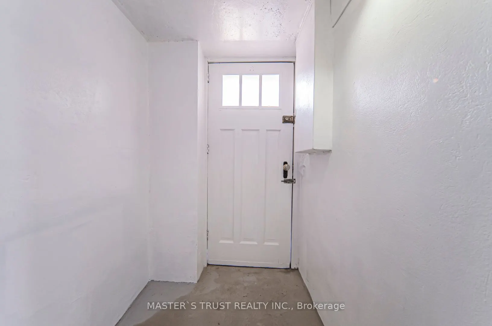 613 Old Weston Road S