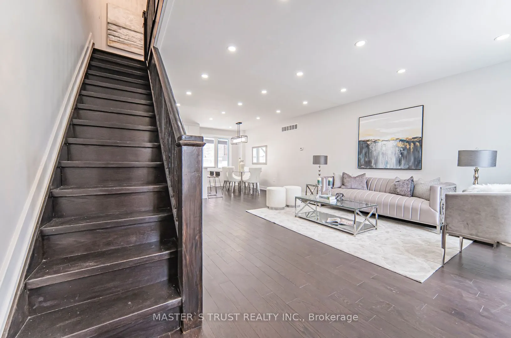 613 Old Weston Road S
