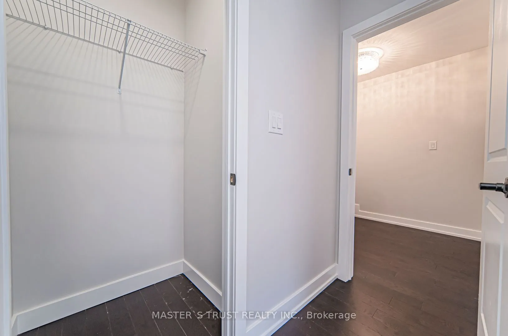 613 Old Weston Road S