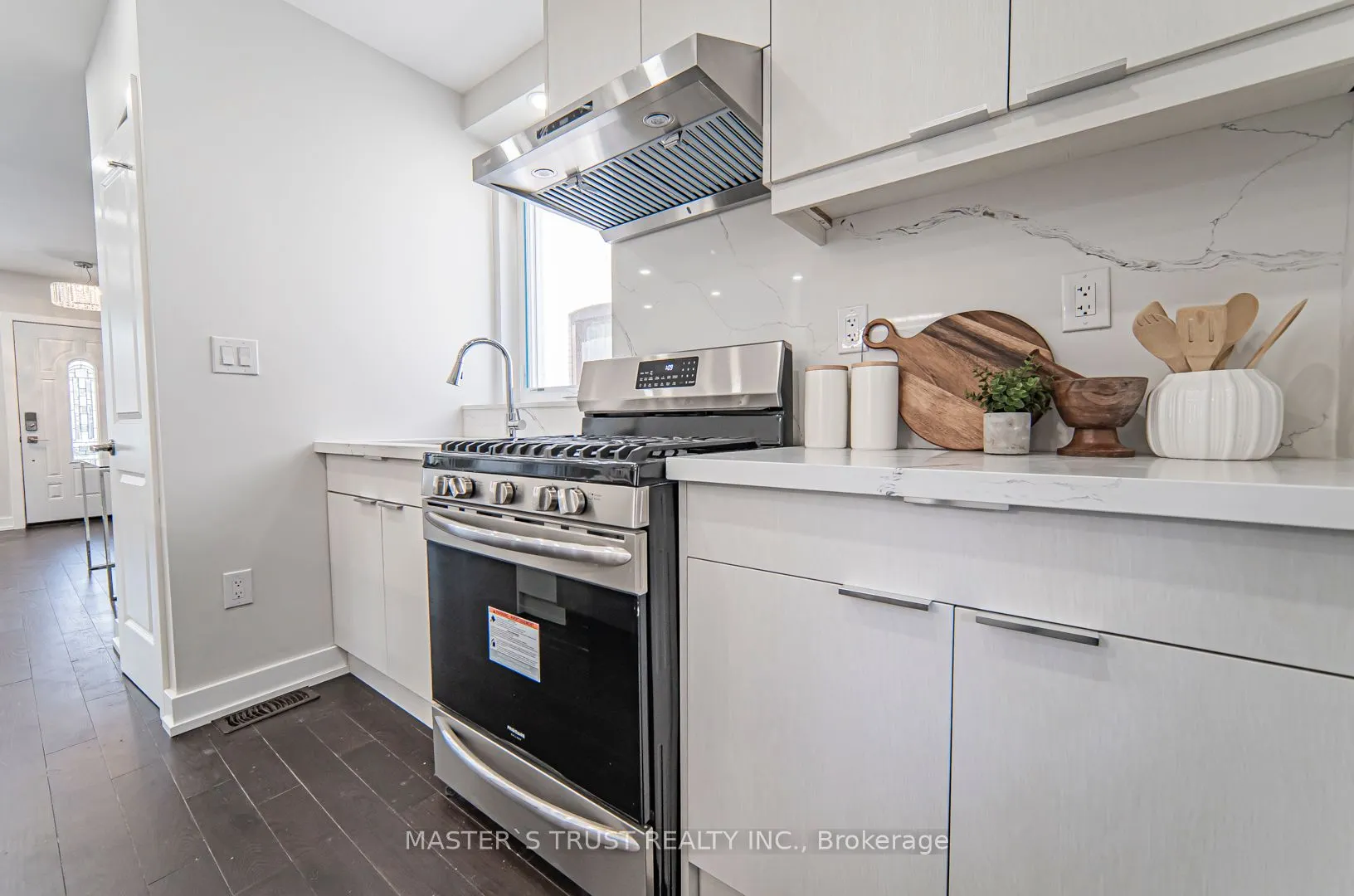 613 Old Weston Road S