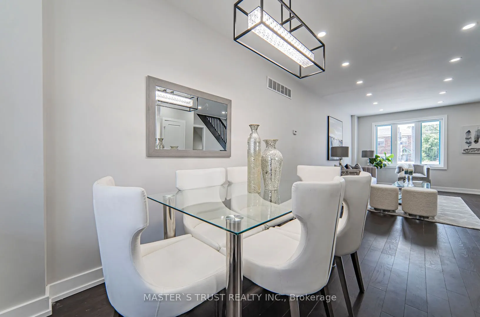 613 Old Weston Road S