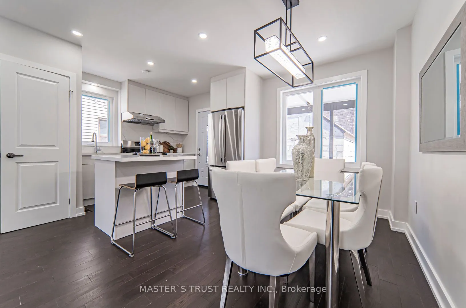 613 Old Weston Road S