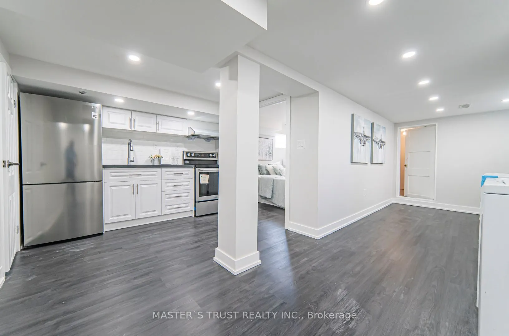 613 Old Weston Road S