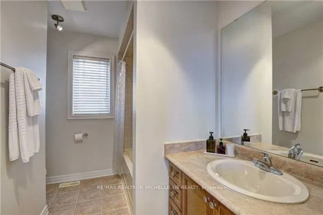 1122 Woodington Lane