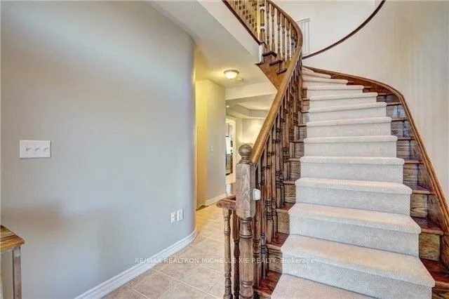 1122 Woodington Lane