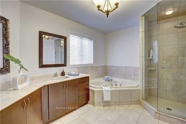 1122 Woodington Lane