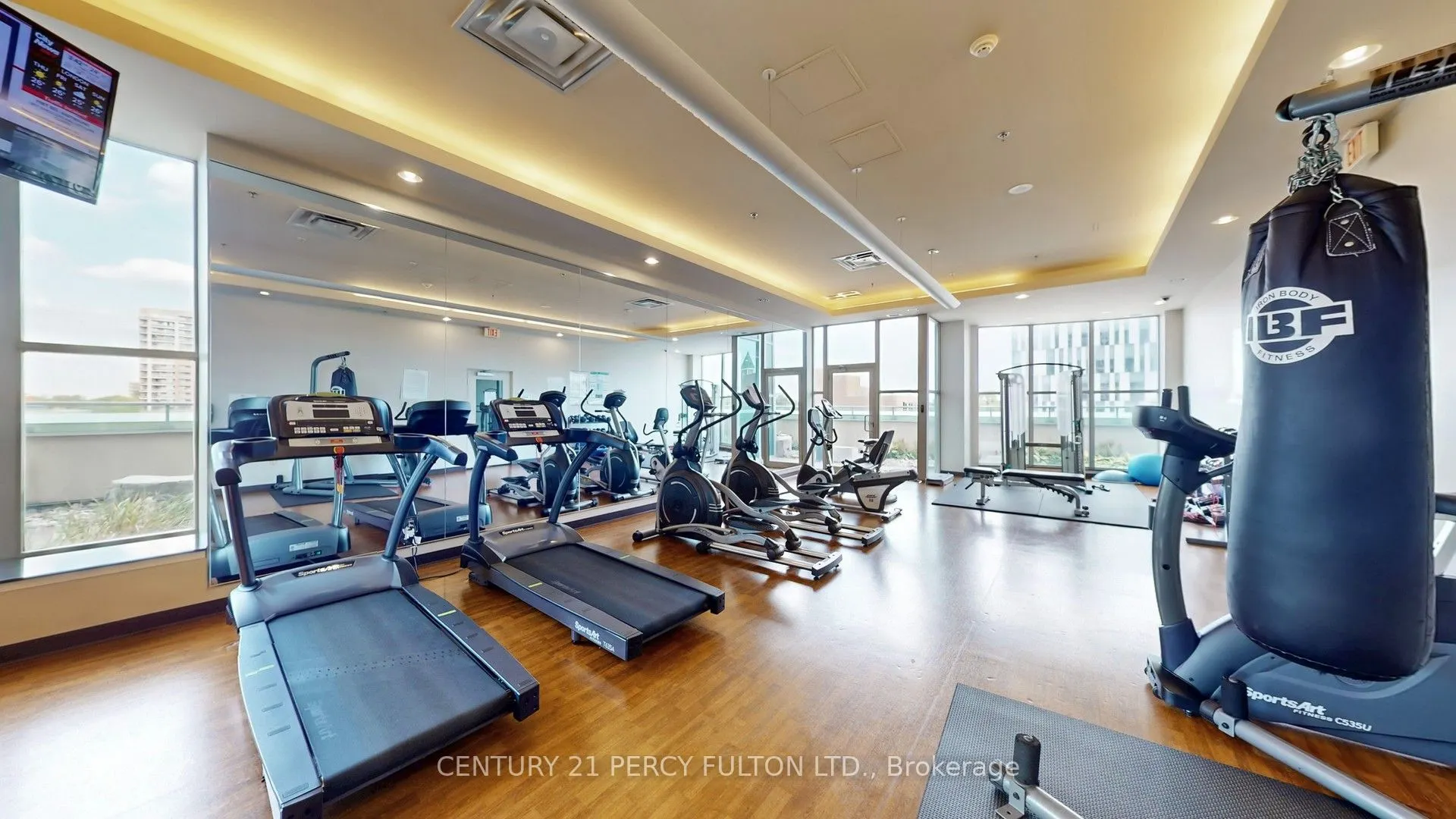 9 George Street N, #1612