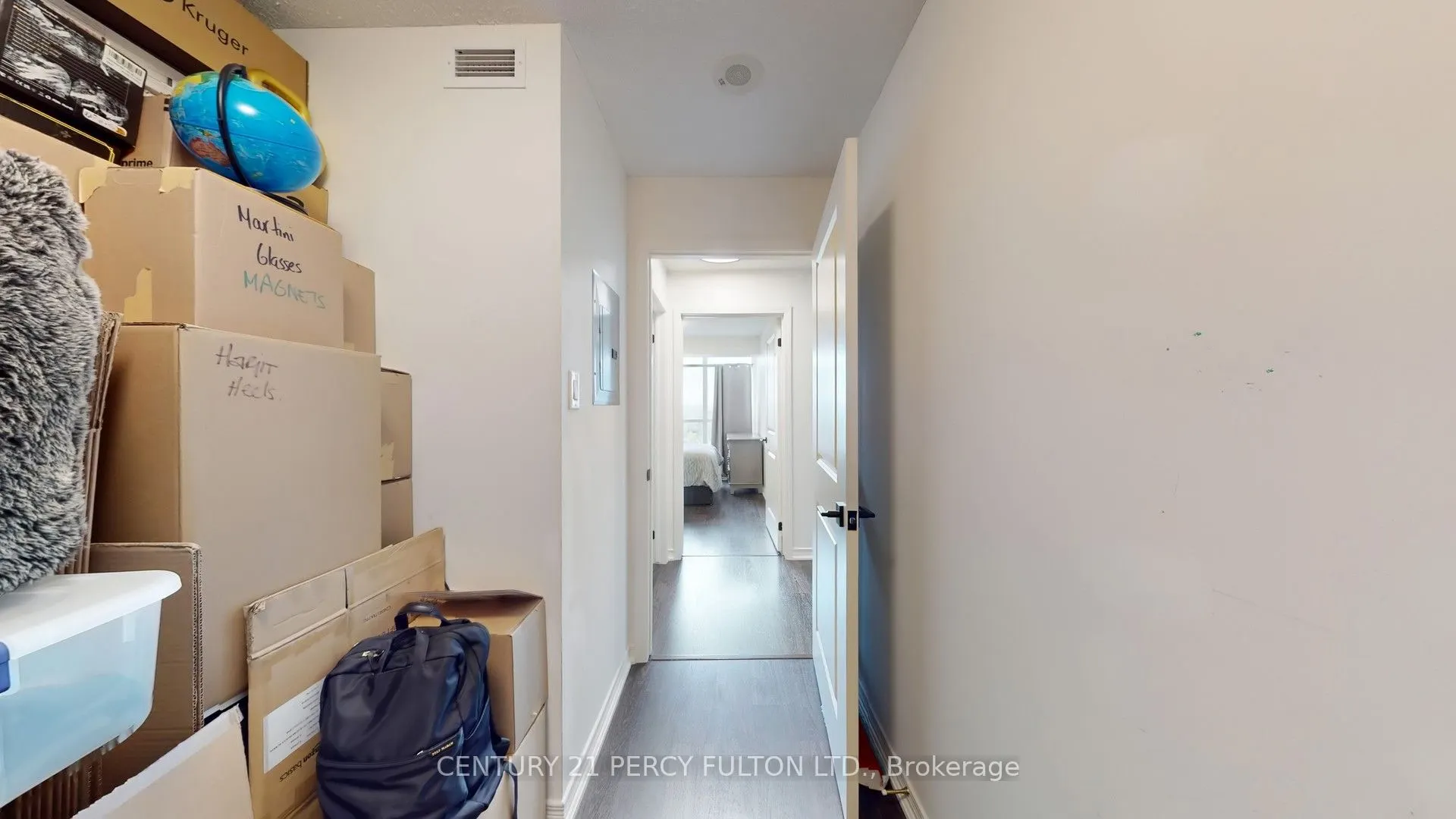 9 George Street N, #1612