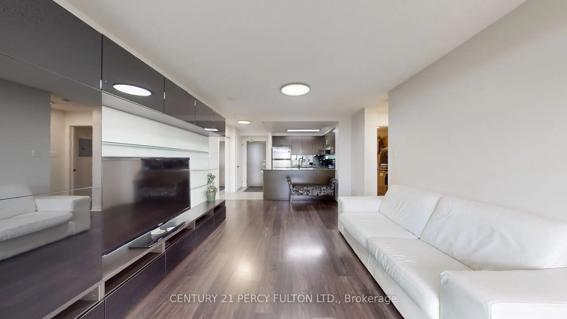 9 George Street N, #1612