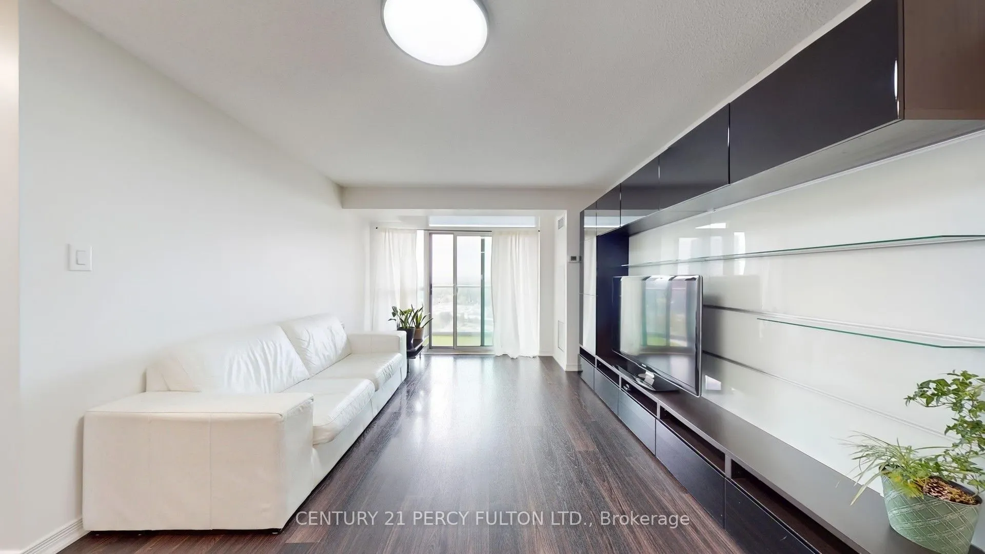 9 George Street N, #1612