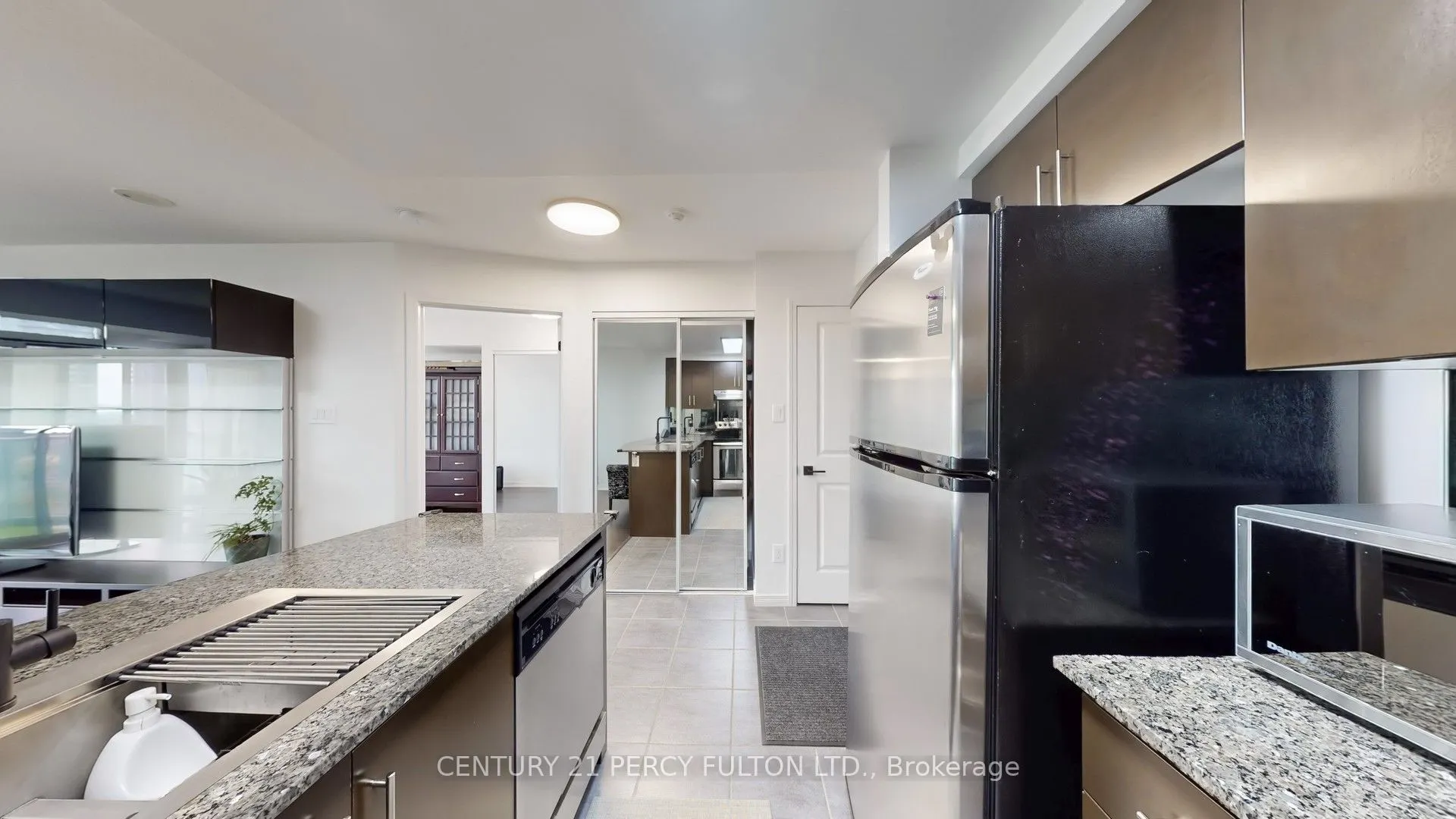 9 George Street N, #1612