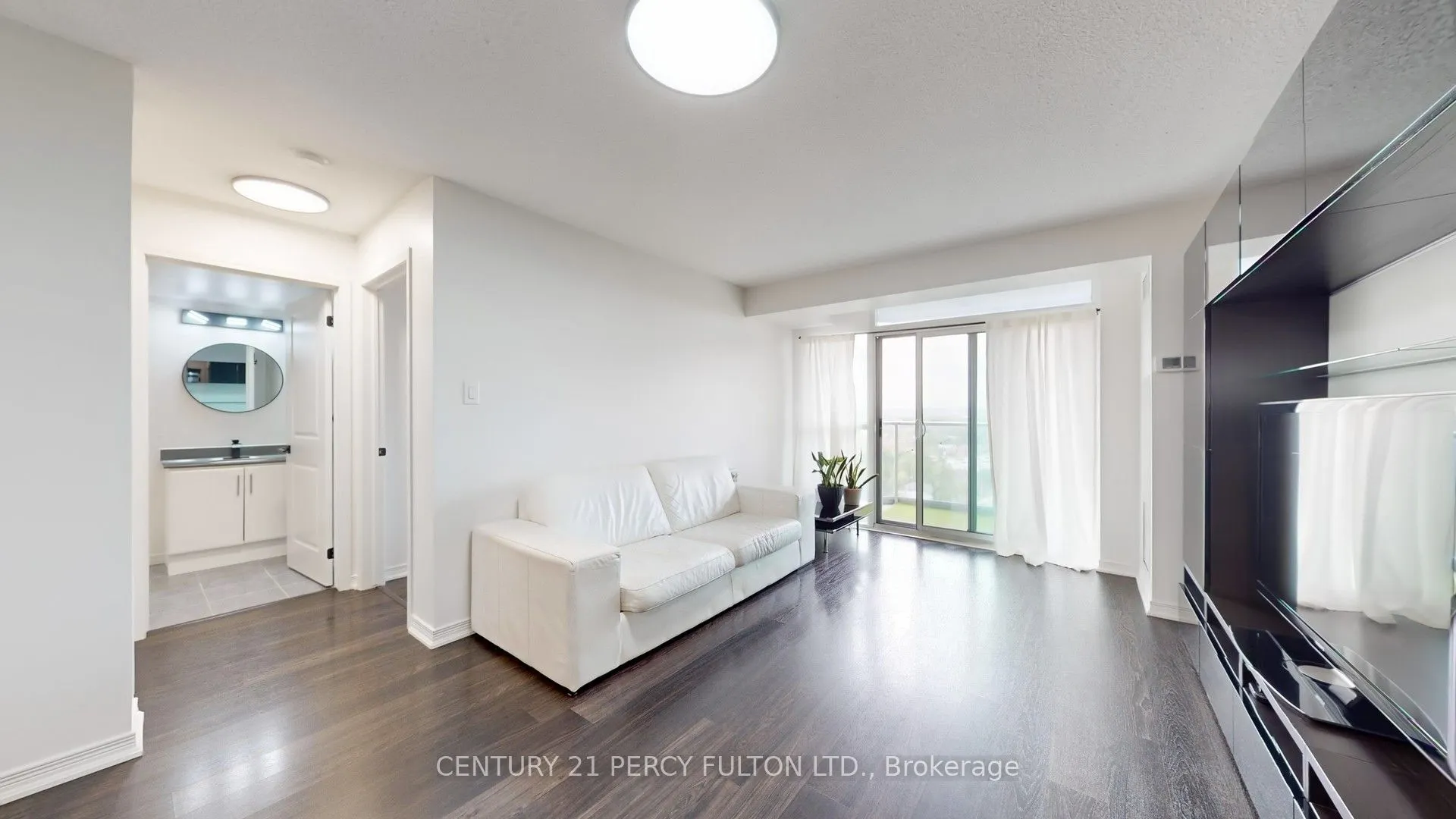 9 George Street N, #1612