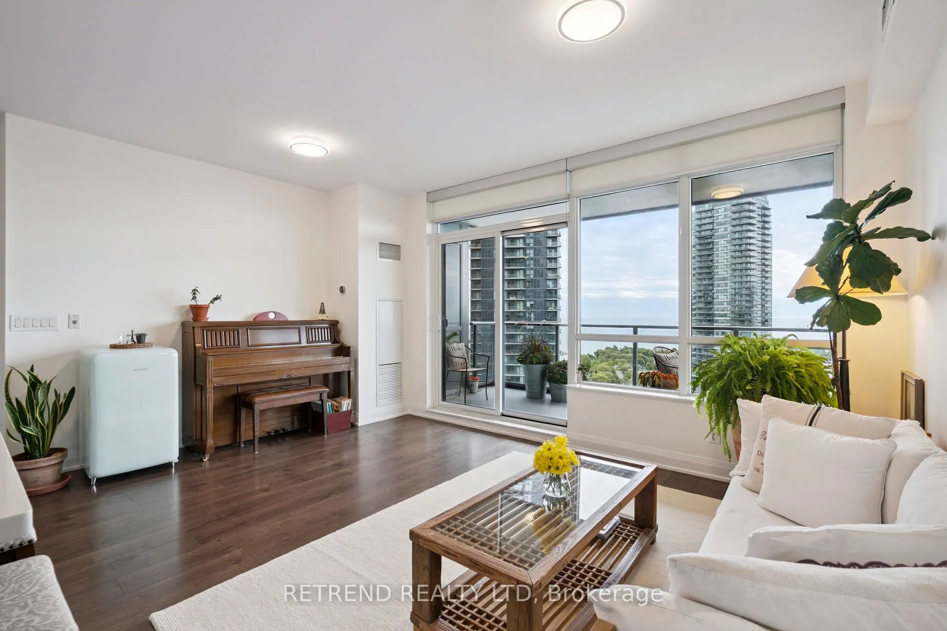 36 Park Lawn Road, #2403