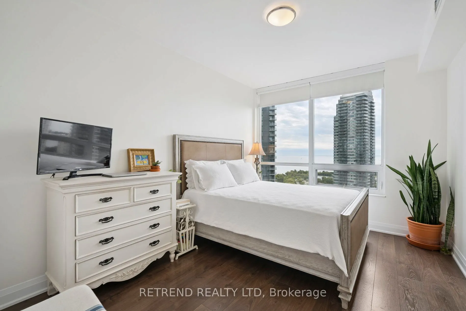 36 Park Lawn Road, #2403