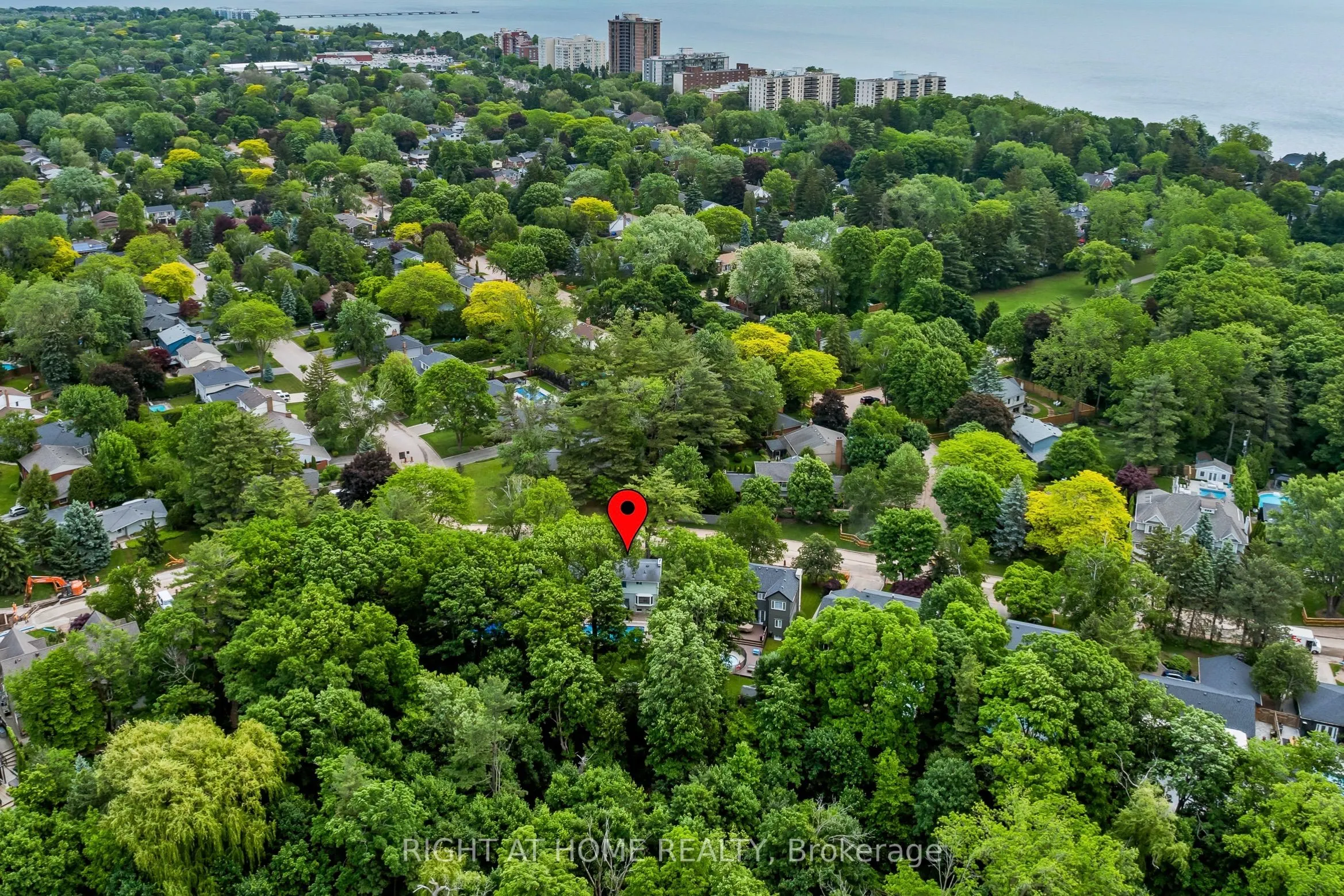 250 Linwood Crescent