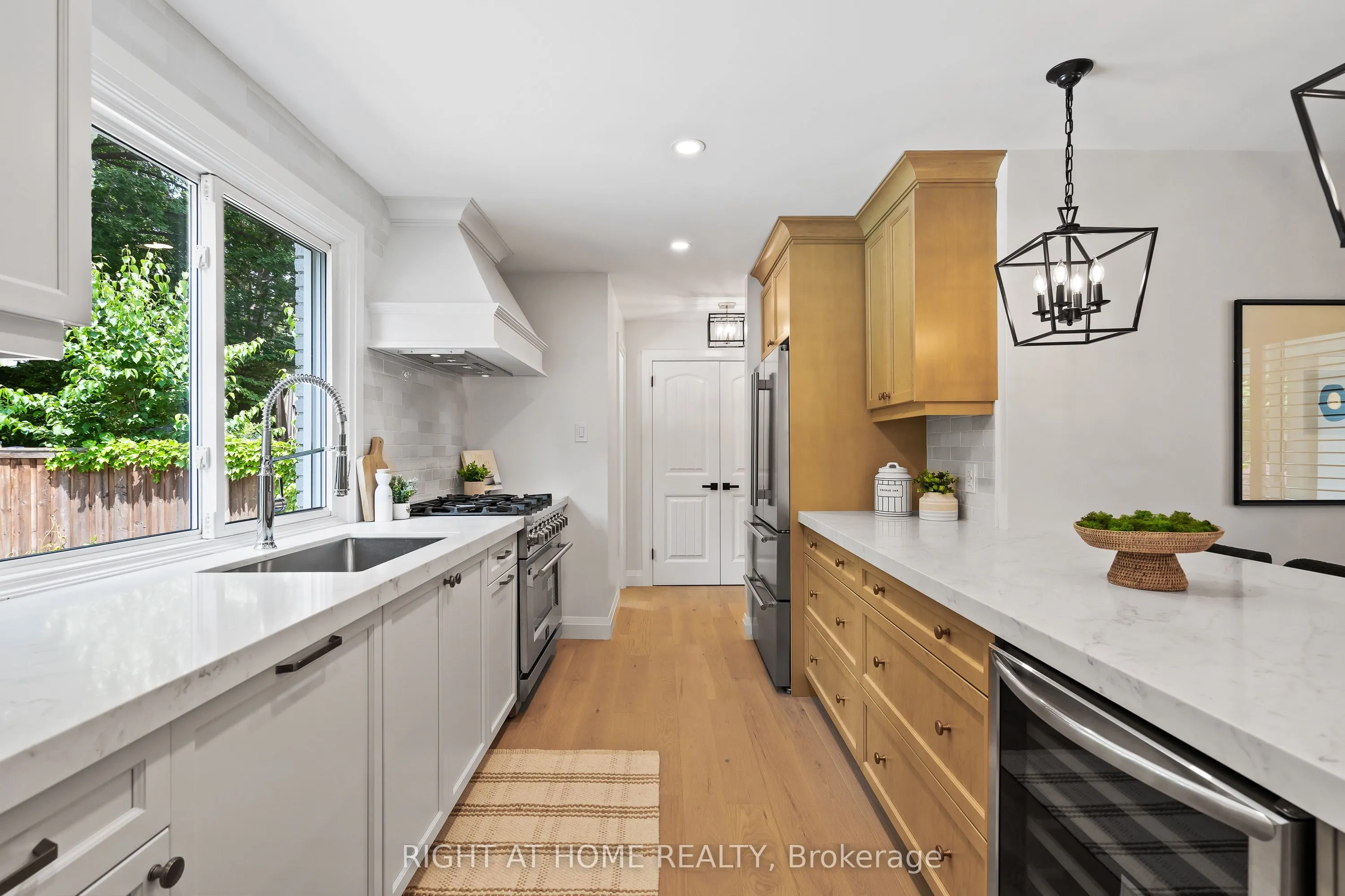 250 Linwood Crescent