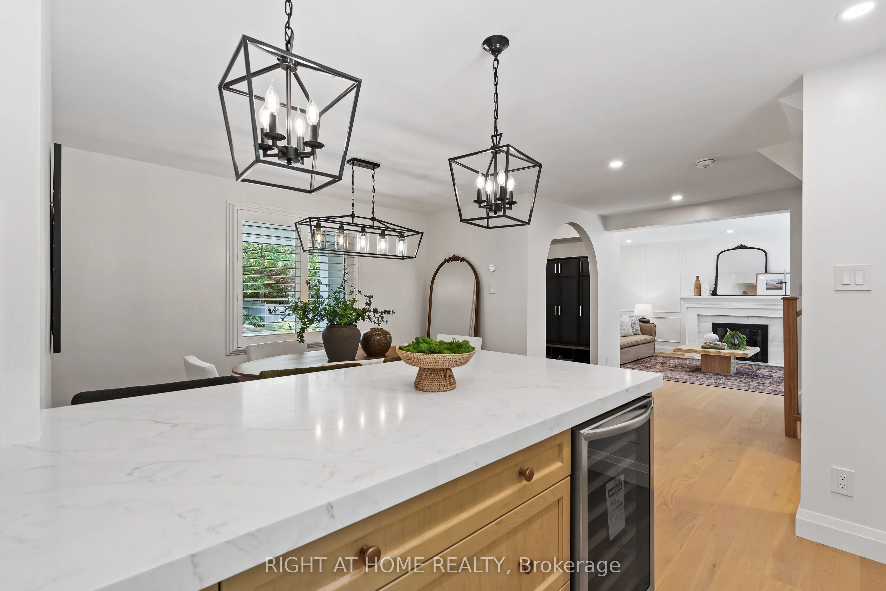 250 Linwood Crescent