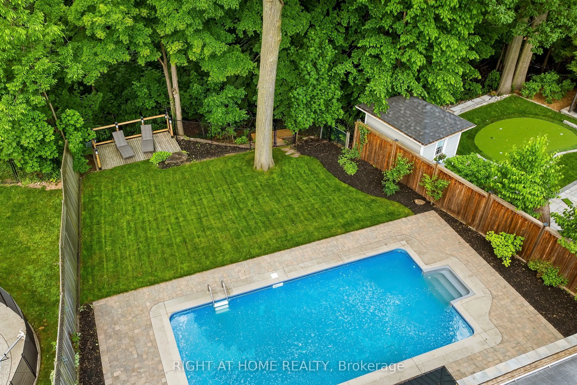 250 Linwood Crescent