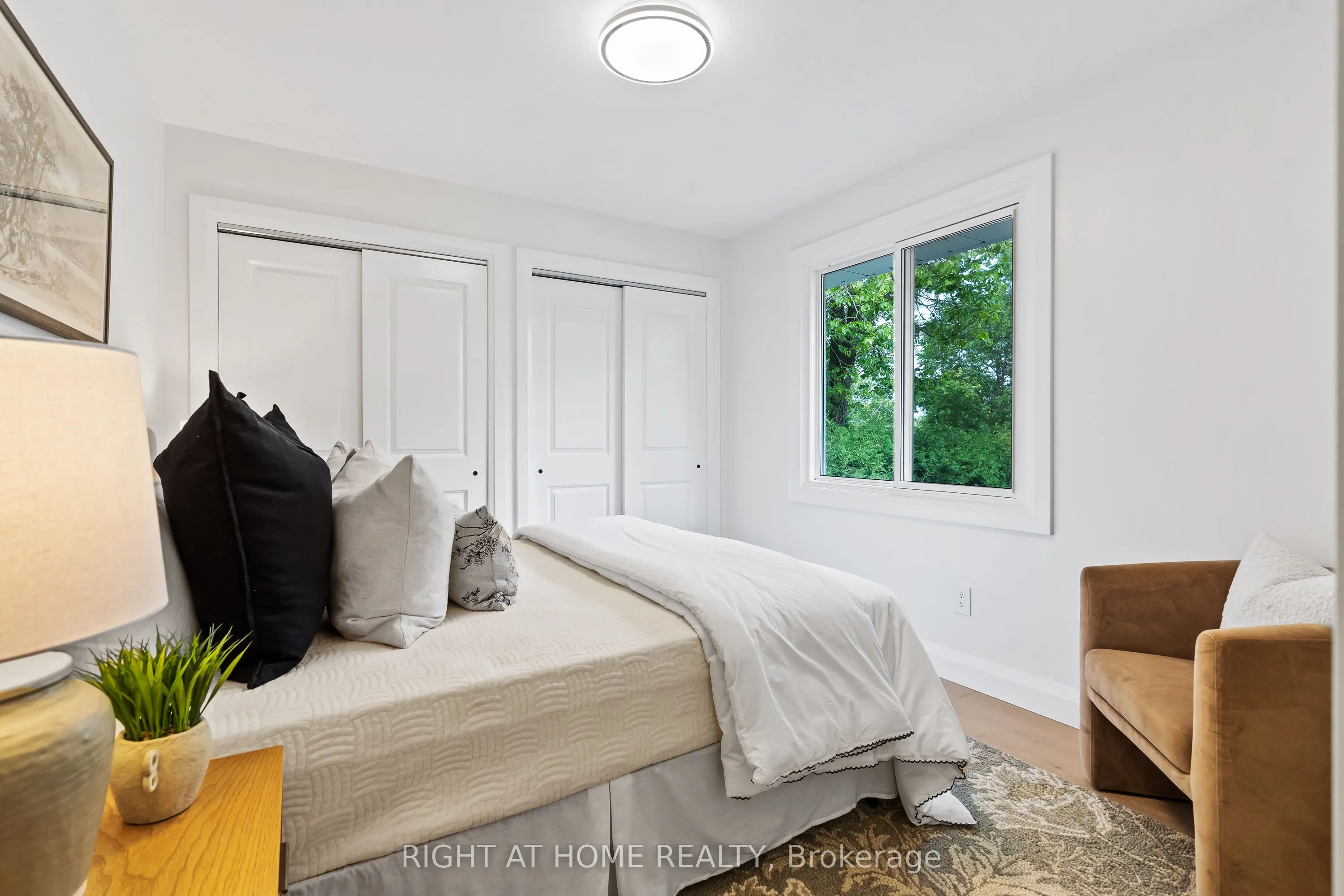 250 Linwood Crescent
