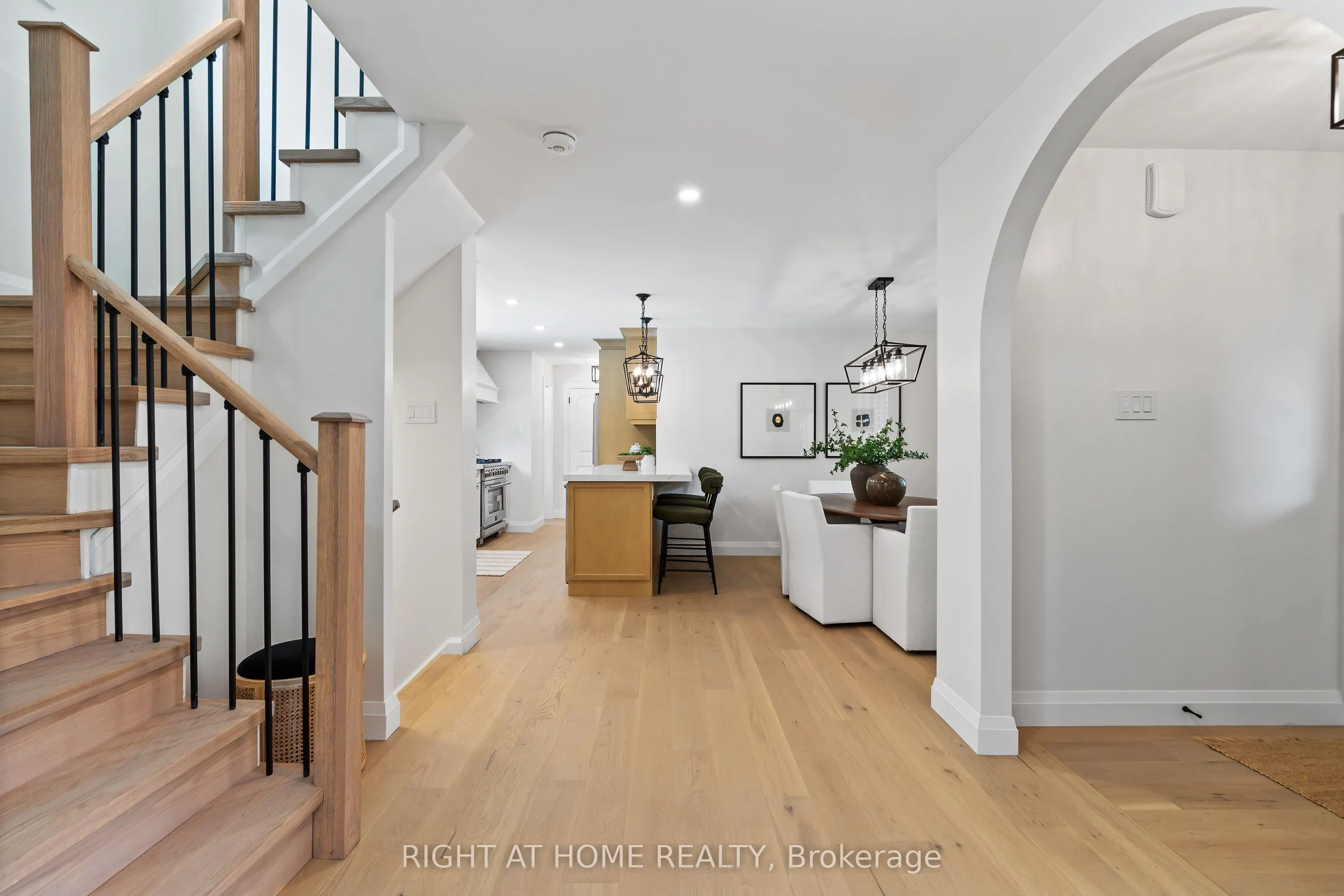 250 Linwood Crescent