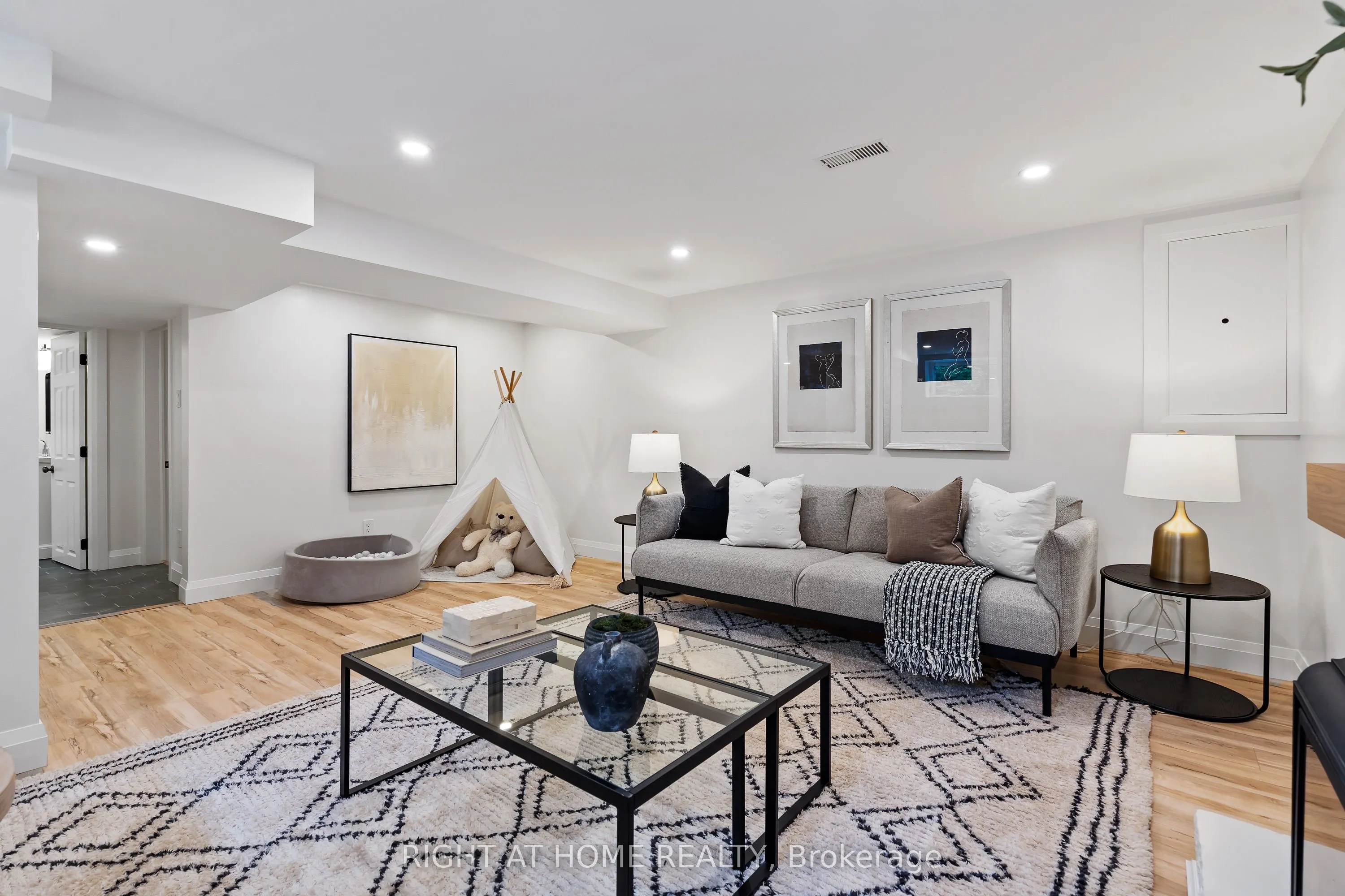250 Linwood Crescent