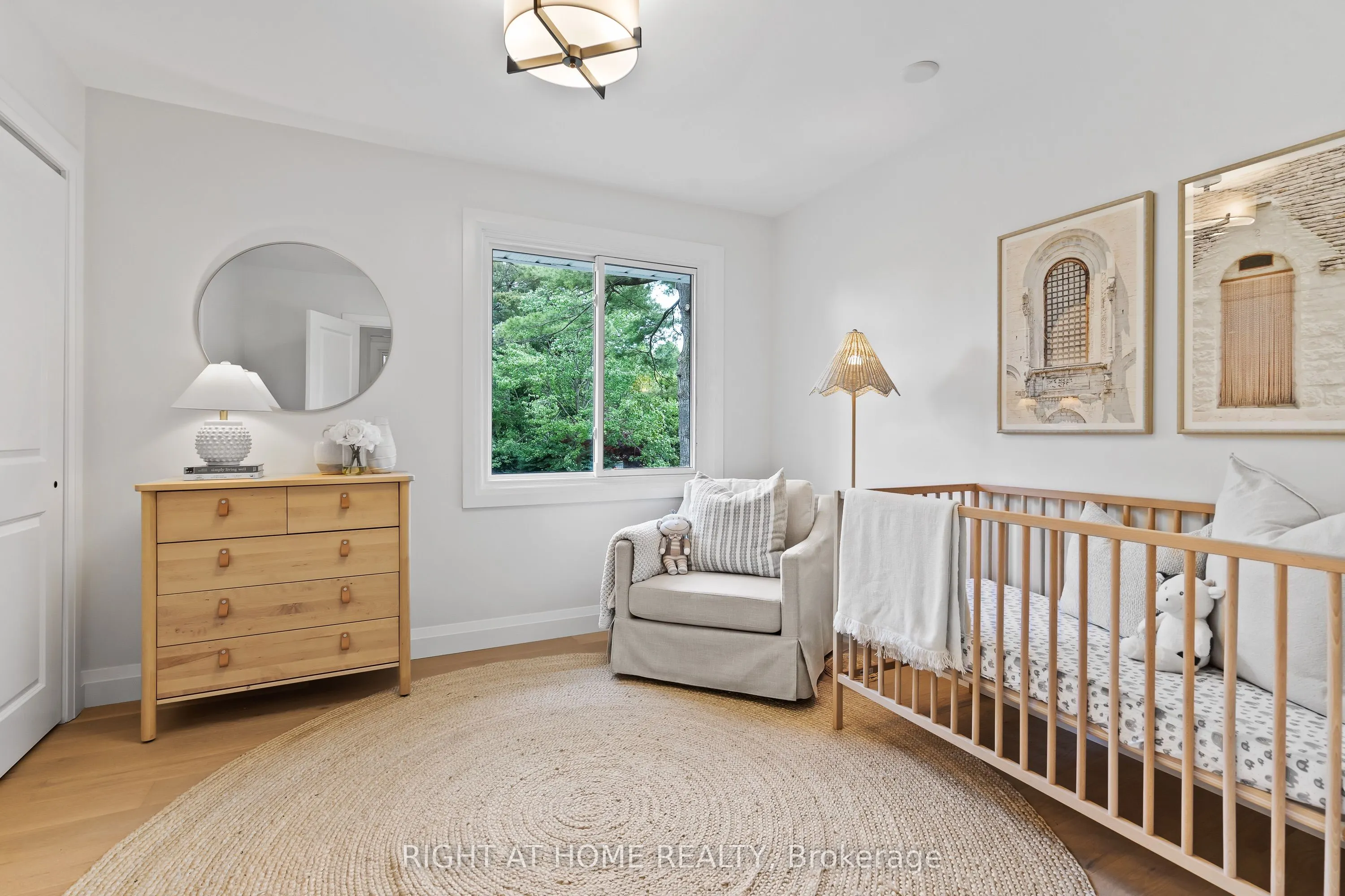 250 Linwood Crescent