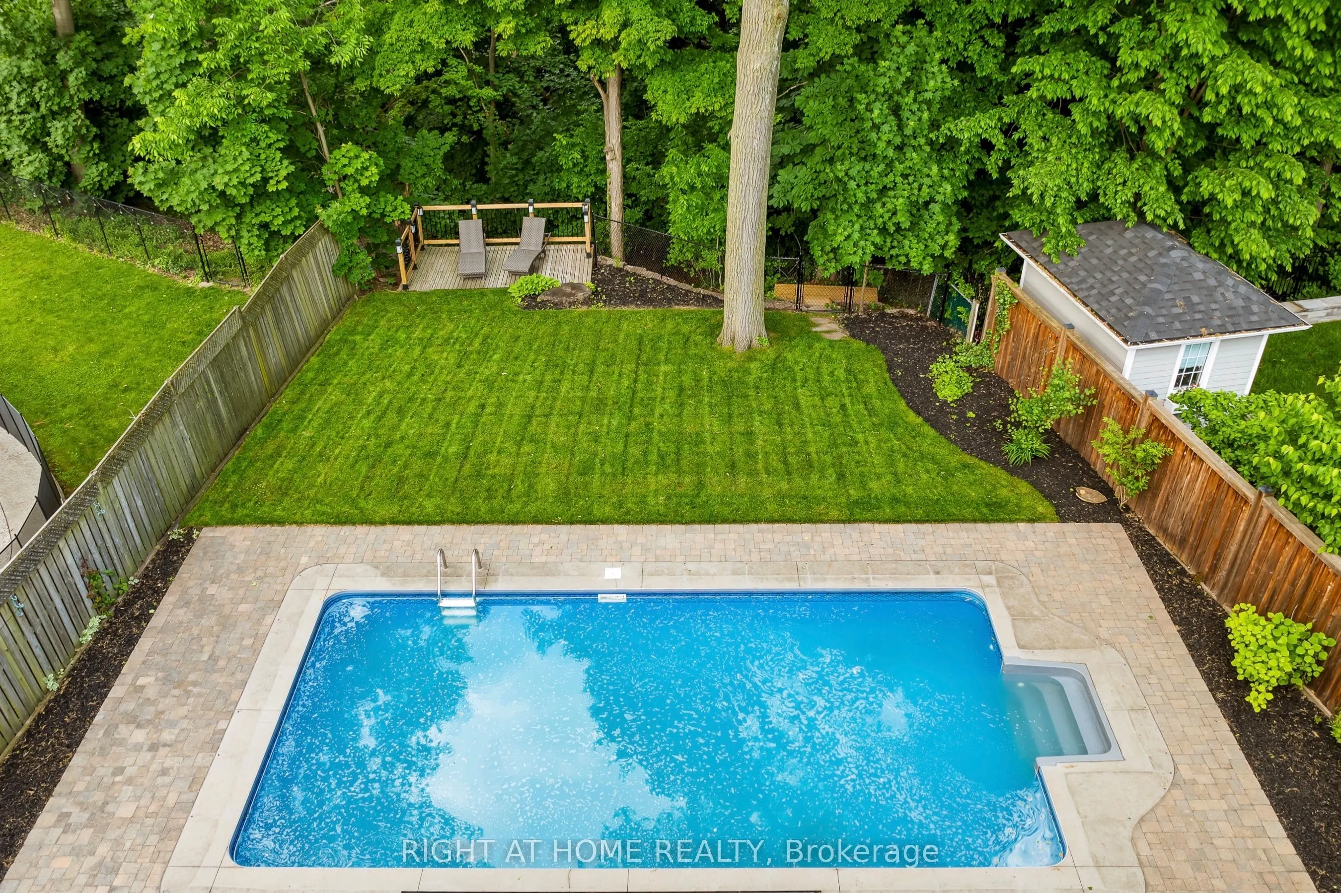 250 Linwood Crescent