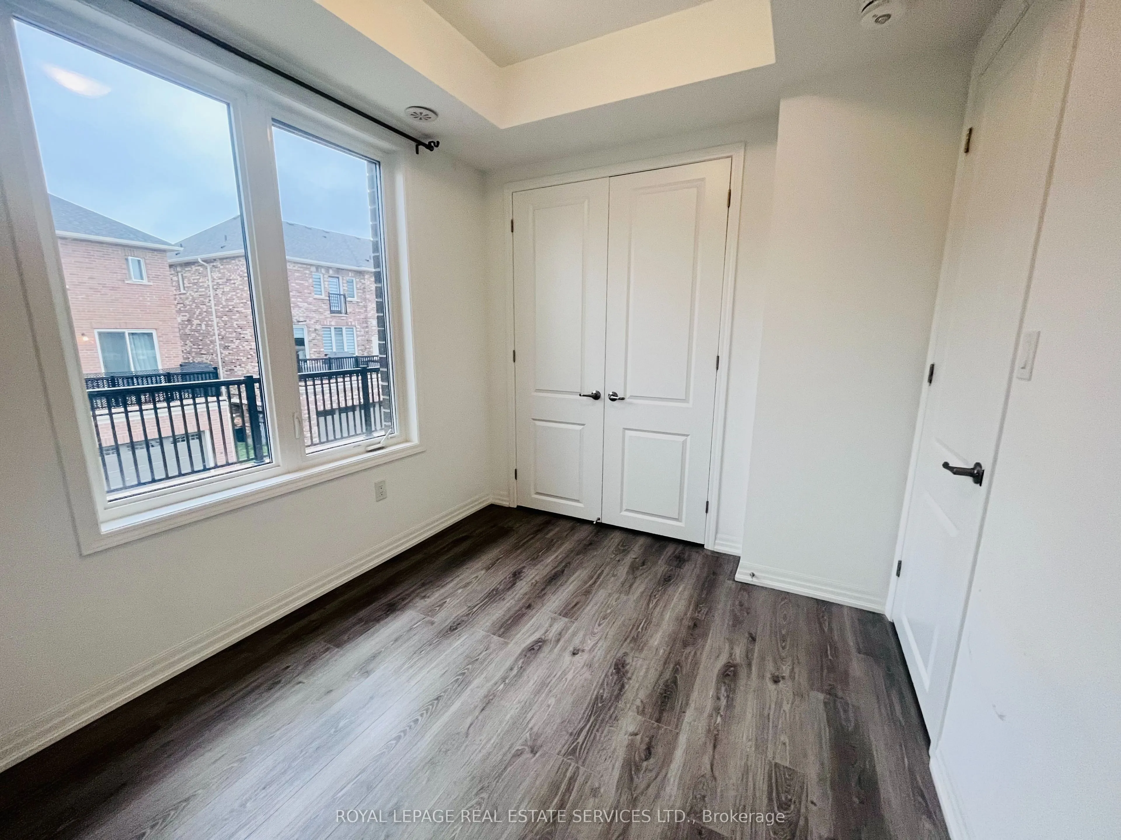 124 Burnhamthorpe Road E
