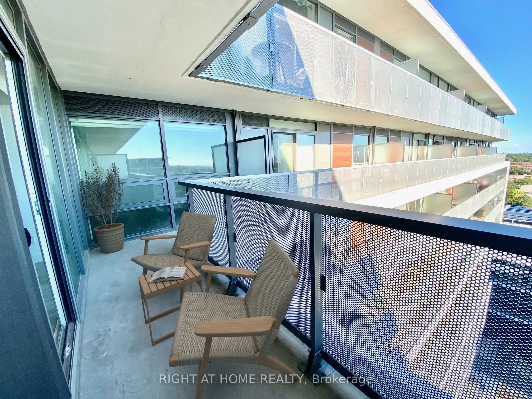 120 Varna Drive, #1401