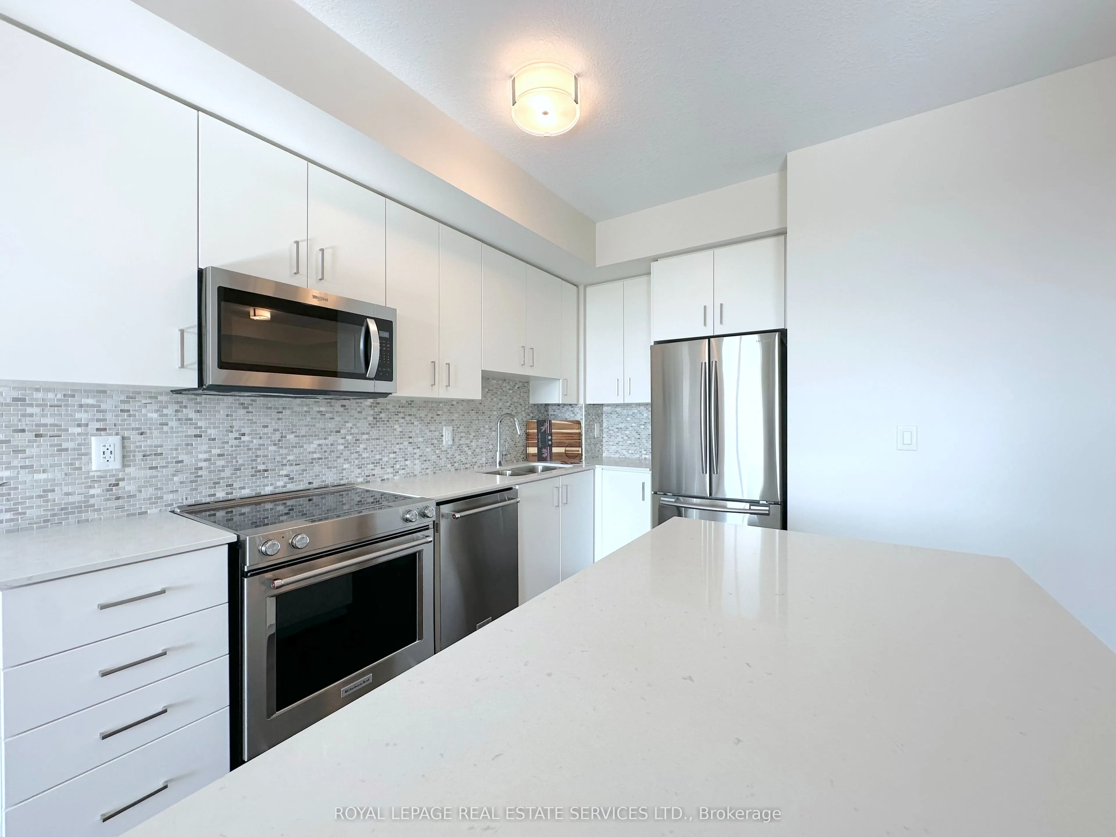 2333 Taunton Road, #511