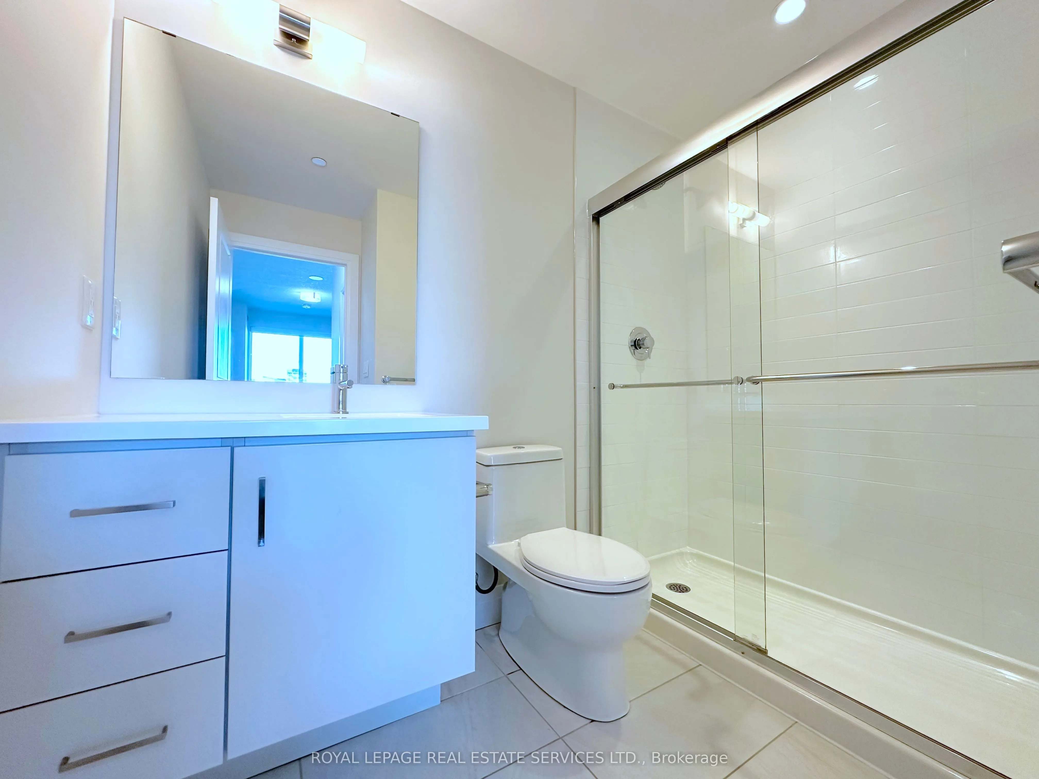 2333 Taunton Road, #903