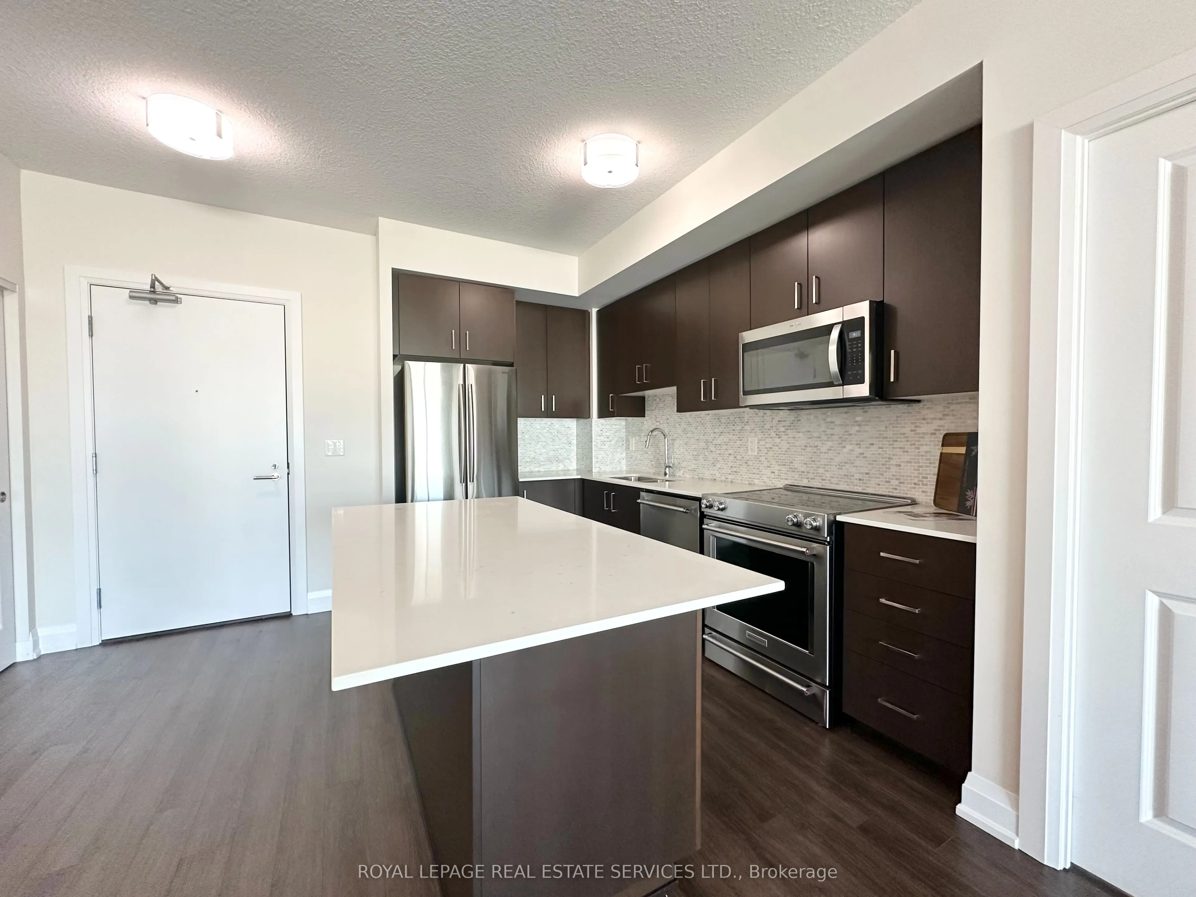 2333 Taunton Road, #903