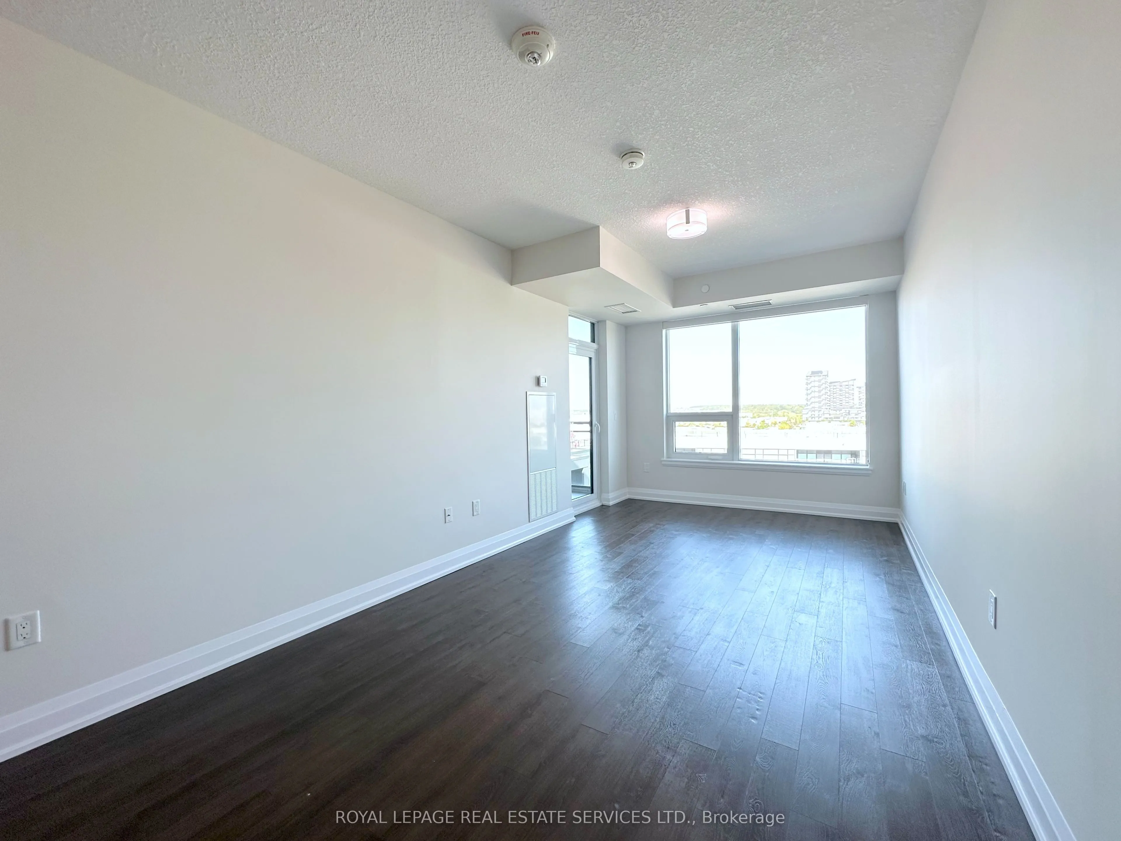 2333 Taunton Road, #903