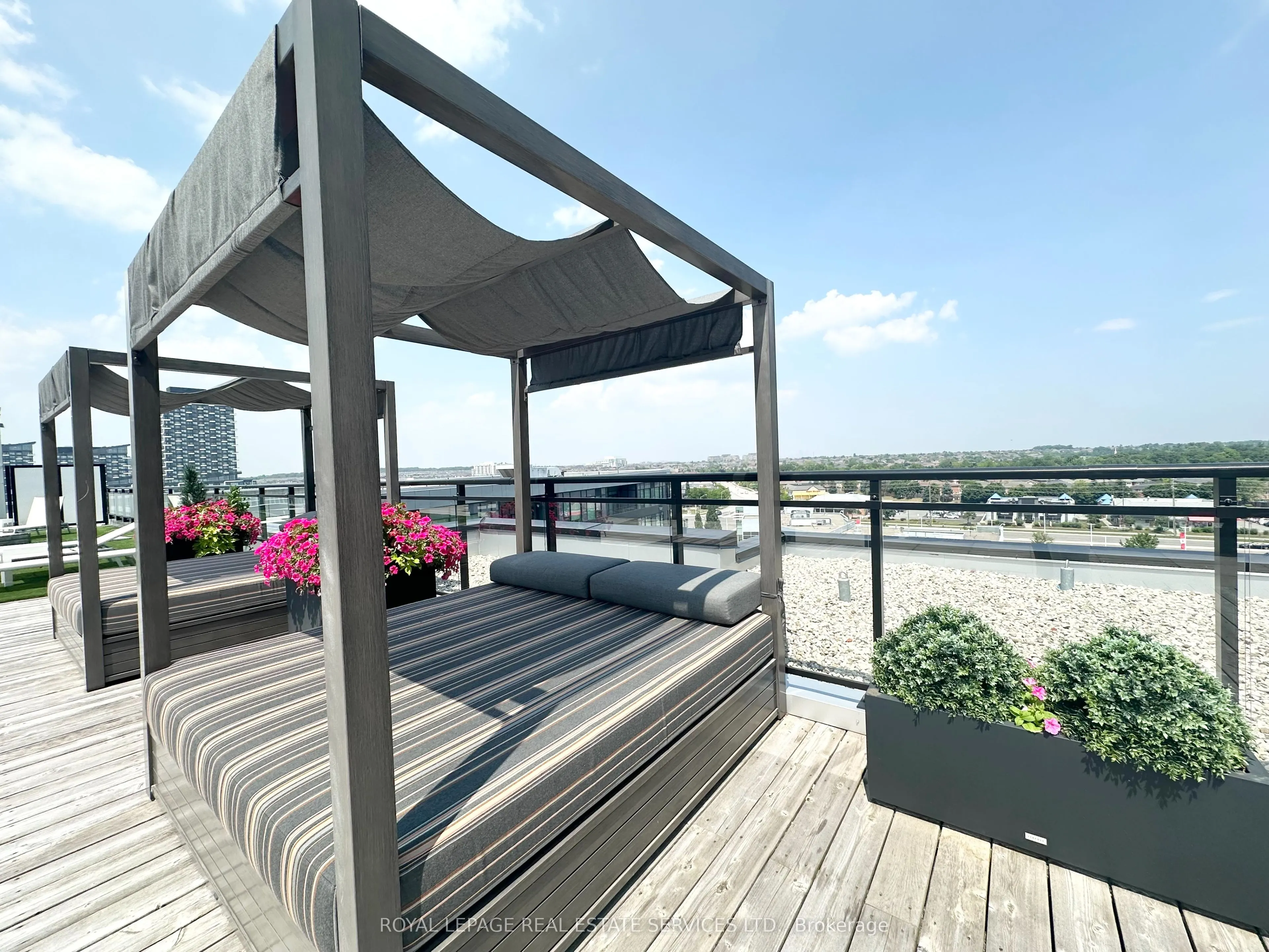 2333 Taunton Road, #408