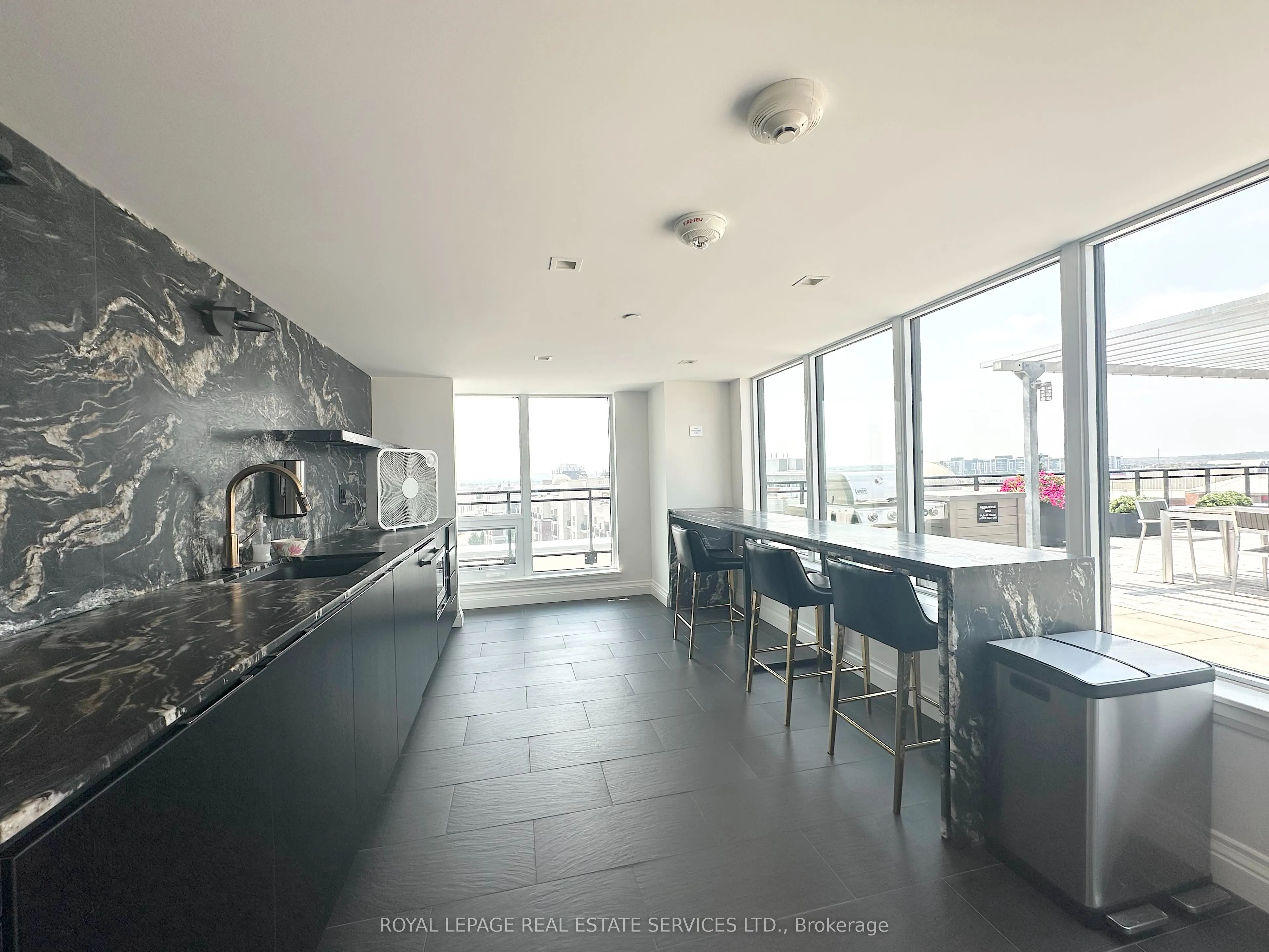 2333 Taunton Road, #408