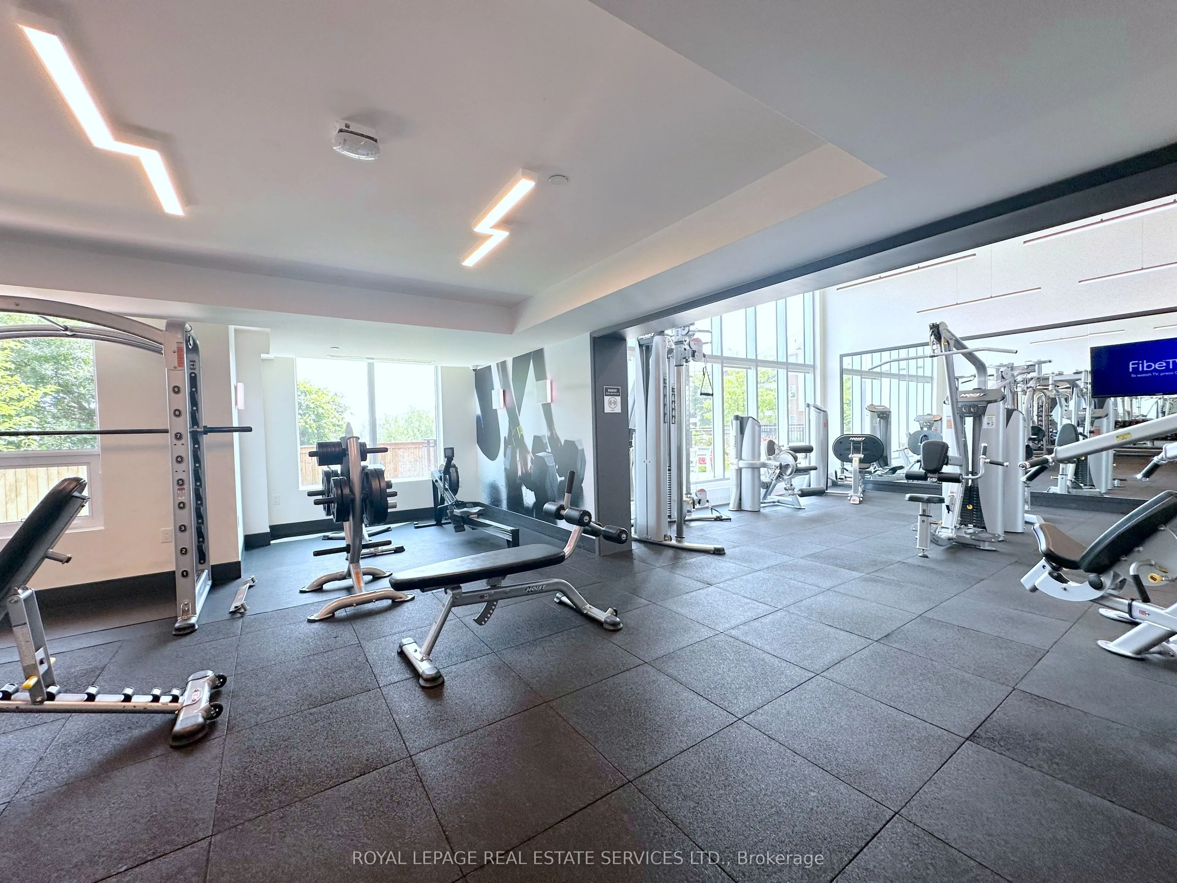 2333 Taunton Road, #408