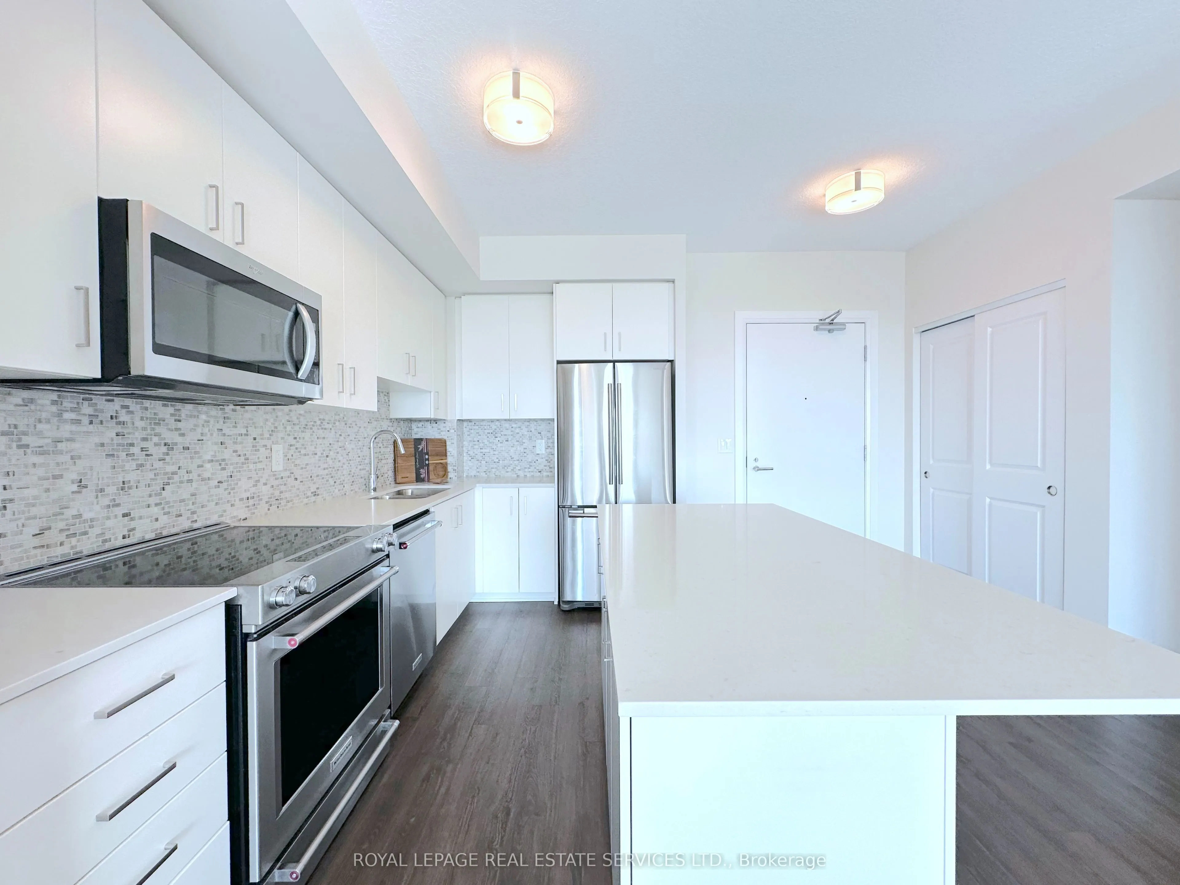 2333 Taunton Road, #408