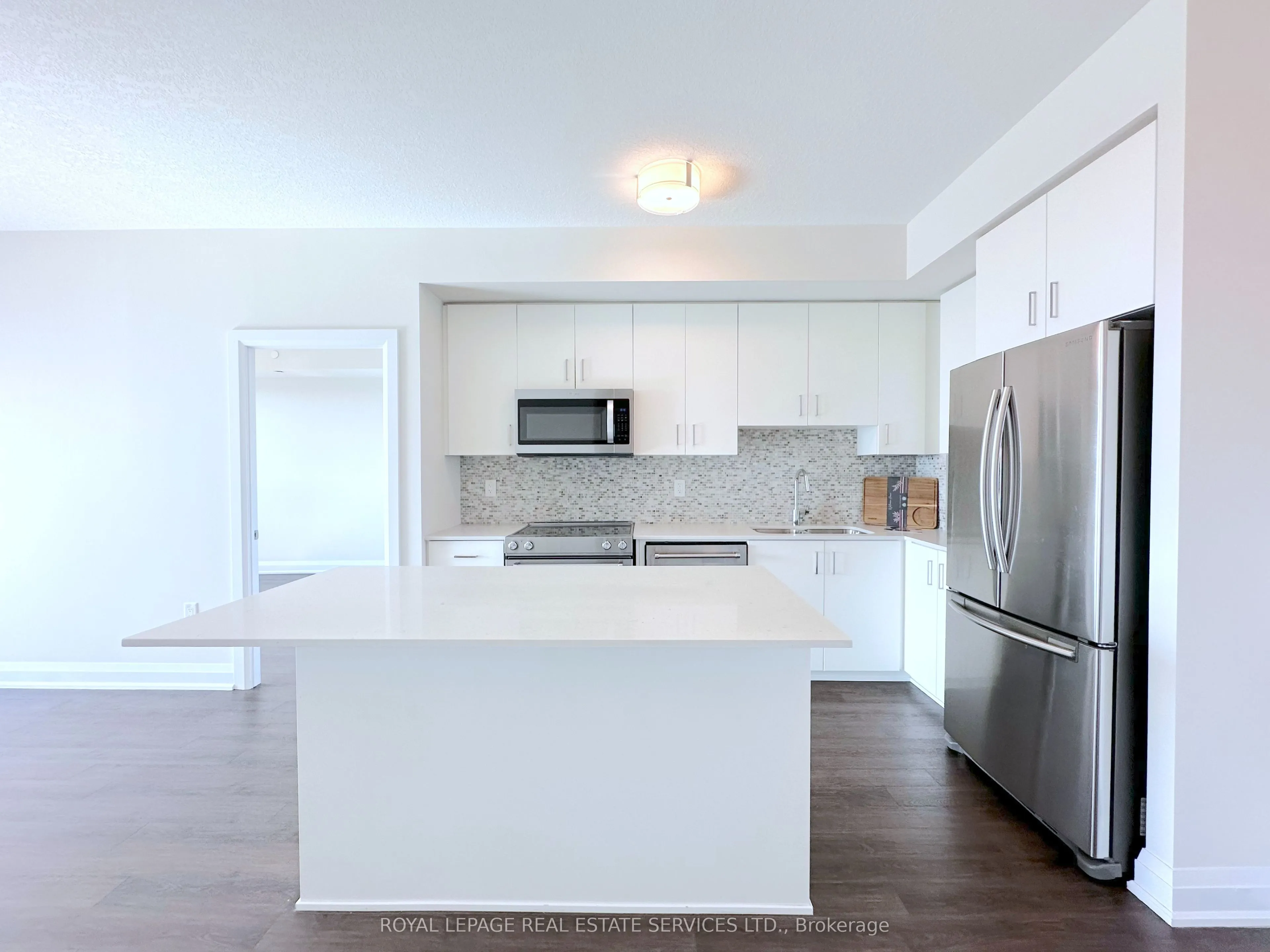 2333 Taunton Road, #408