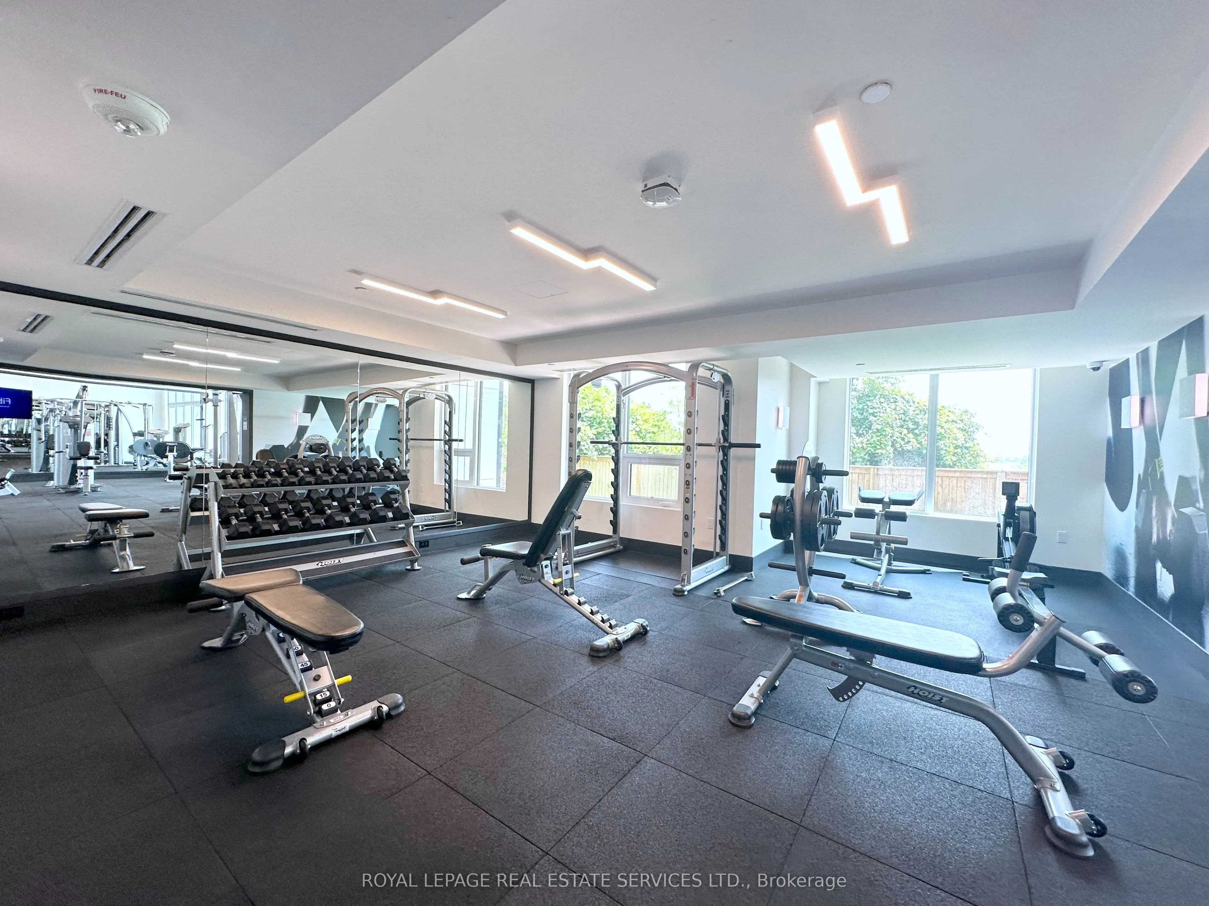 2333 Taunton Road, #408