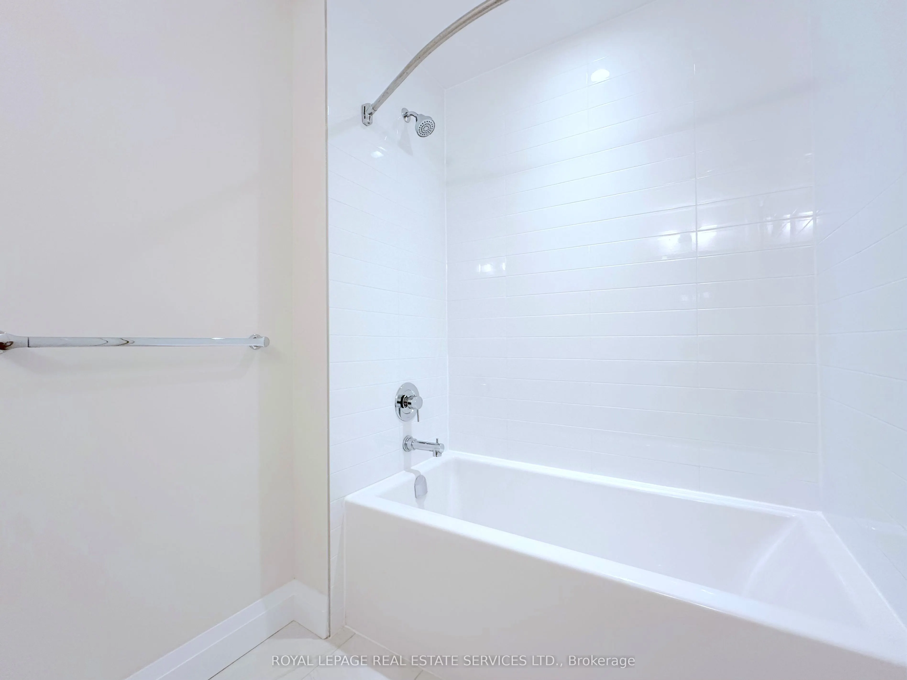 2333 Taunton Road, #1005